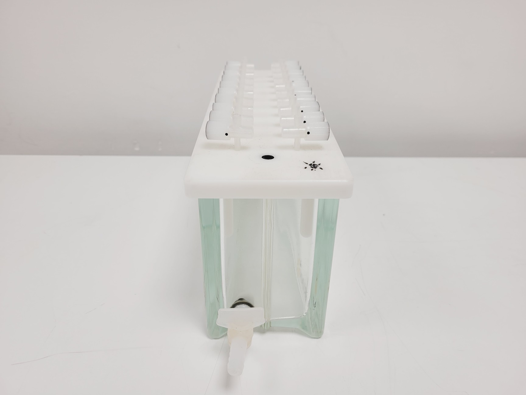 Image of Varian 20-position Vacuum Manifold