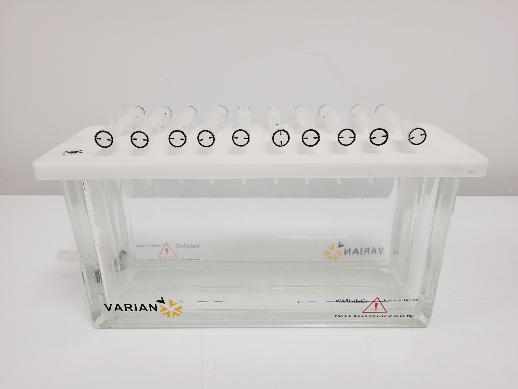 Image of Varian 20-position Vacuum Manifold