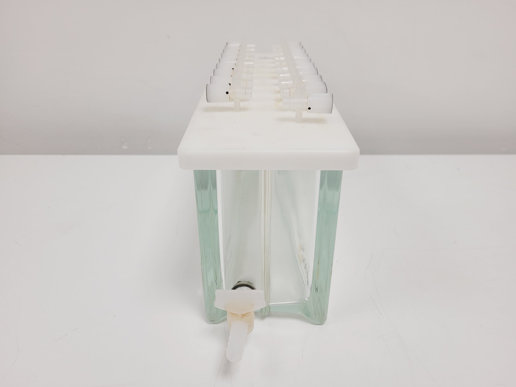 Image of Varian 20-position Vacuum Manifold