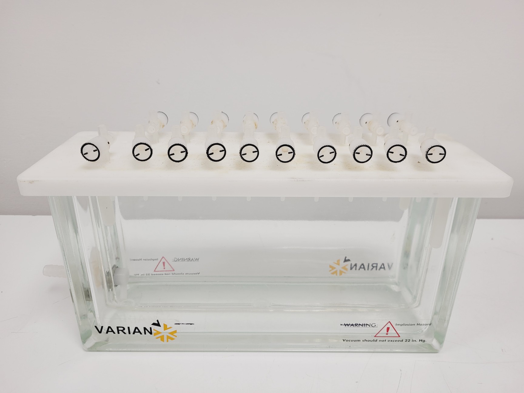 Image of Varian 20-position Vacuum Manifold