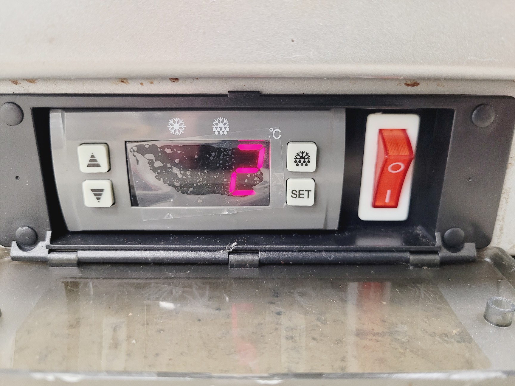 Image of LEC Silver Double Sliding Door Bottle Cooler 225L BC9027G LED