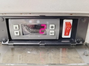 Thumbnail image of LEC Silver Double Sliding Door Bottle Cooler 225L BC9027G LED