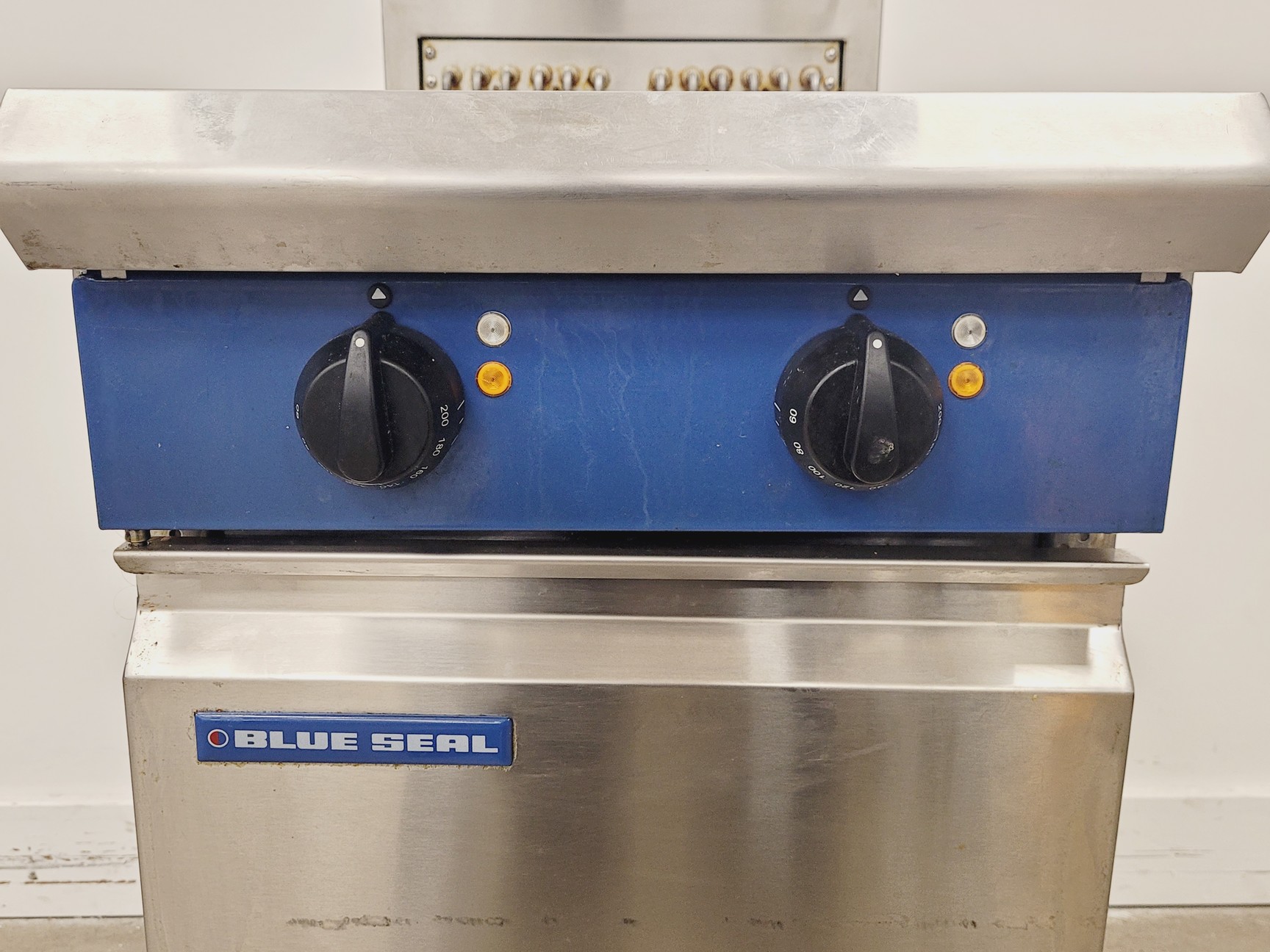 Image of Moffat E44 Twin Pan Electric Fryer