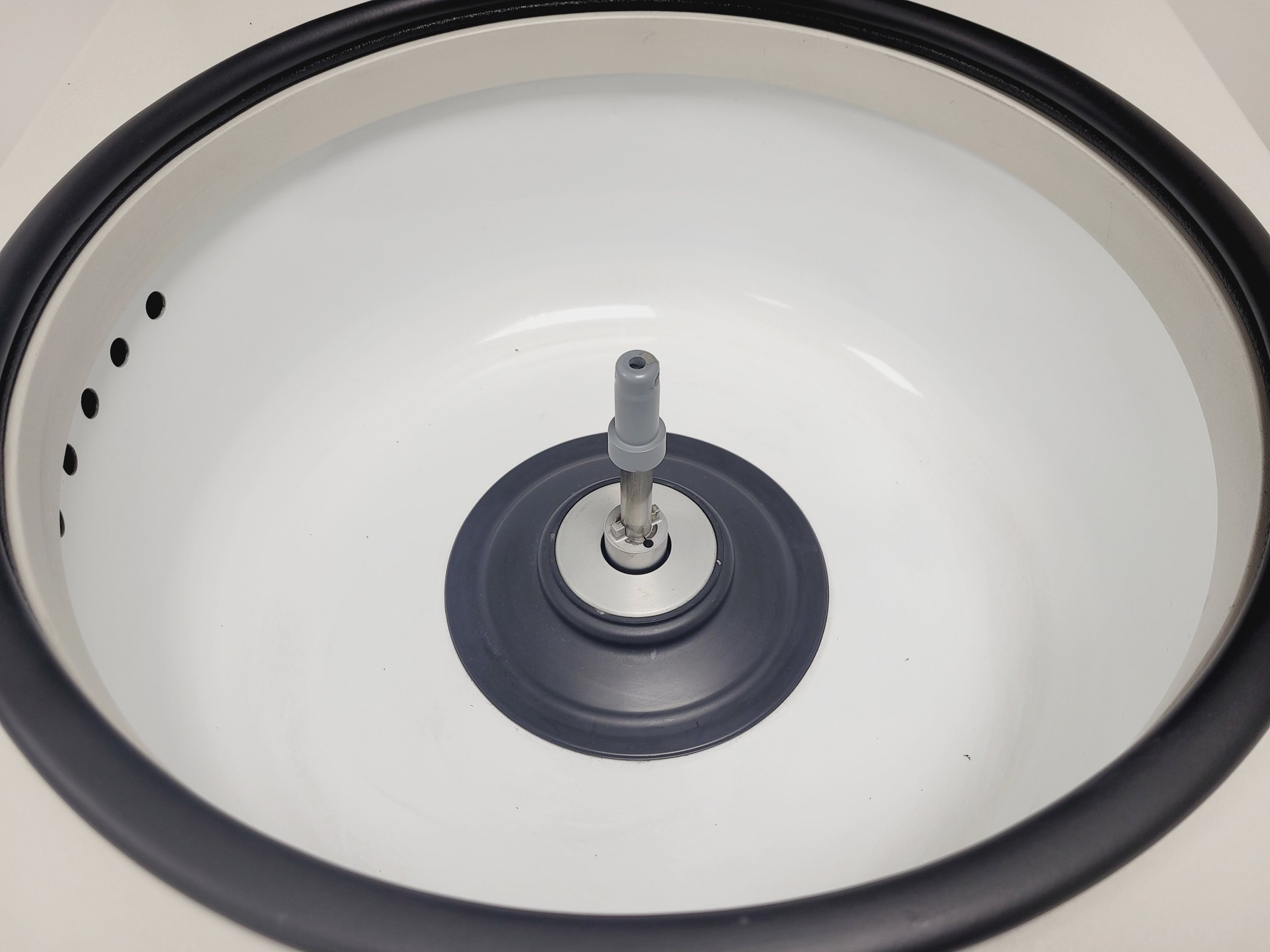 Image of Beckman Coulter Spinchron DLX Benchtop Centrifuge