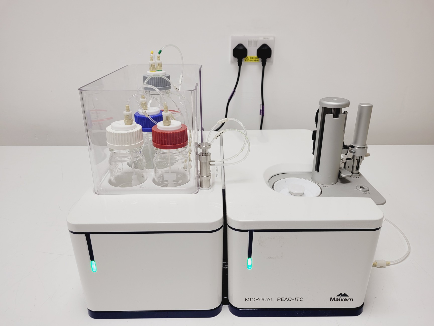 Image of Malvern MicroCal PEAQ-ITC Calorimeter & Computer