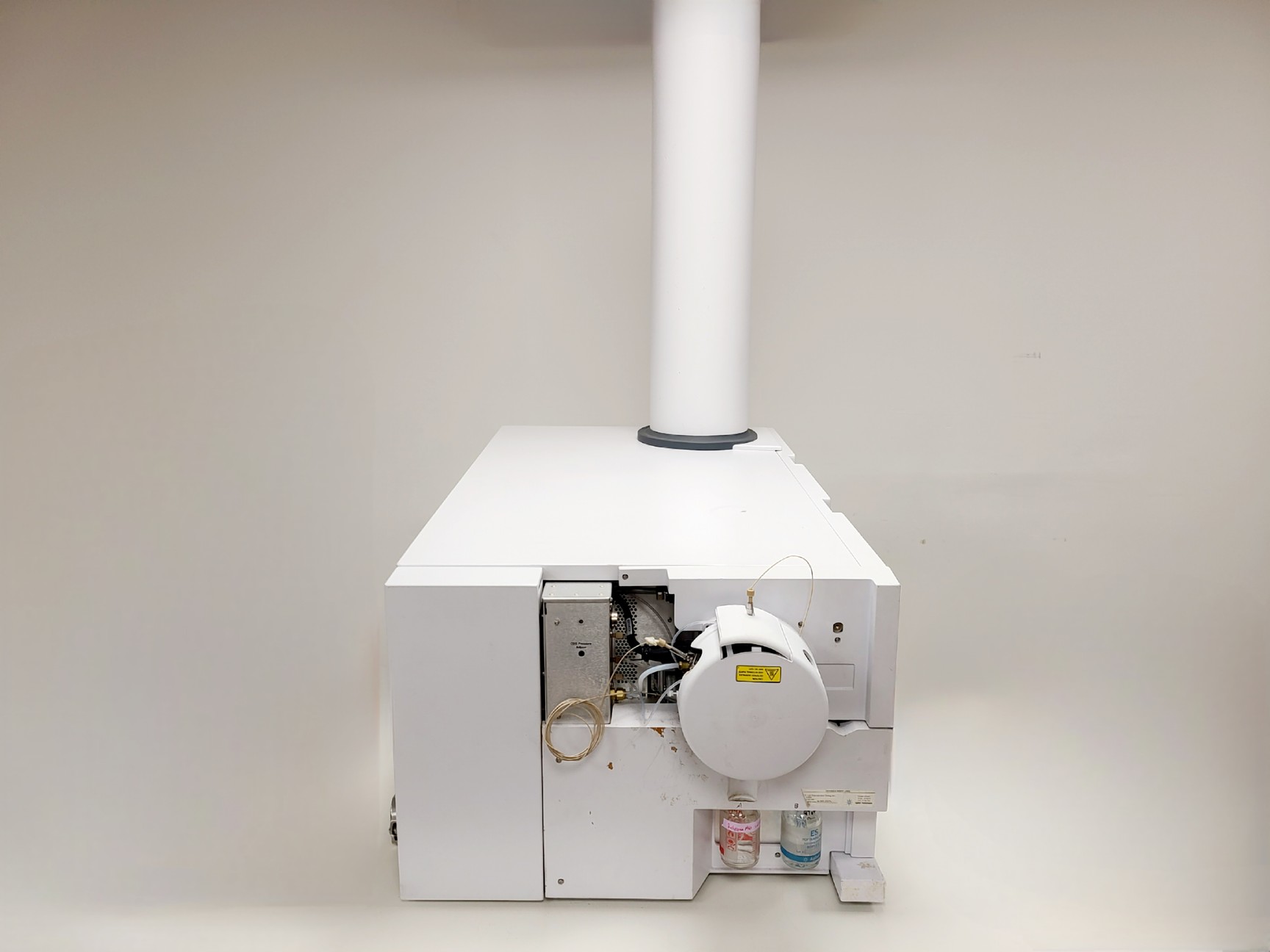 Image of Agilent Technologies 6520 Accurate Mass-Q-ToF Mass Spectrometer w/ Vacuum Pump