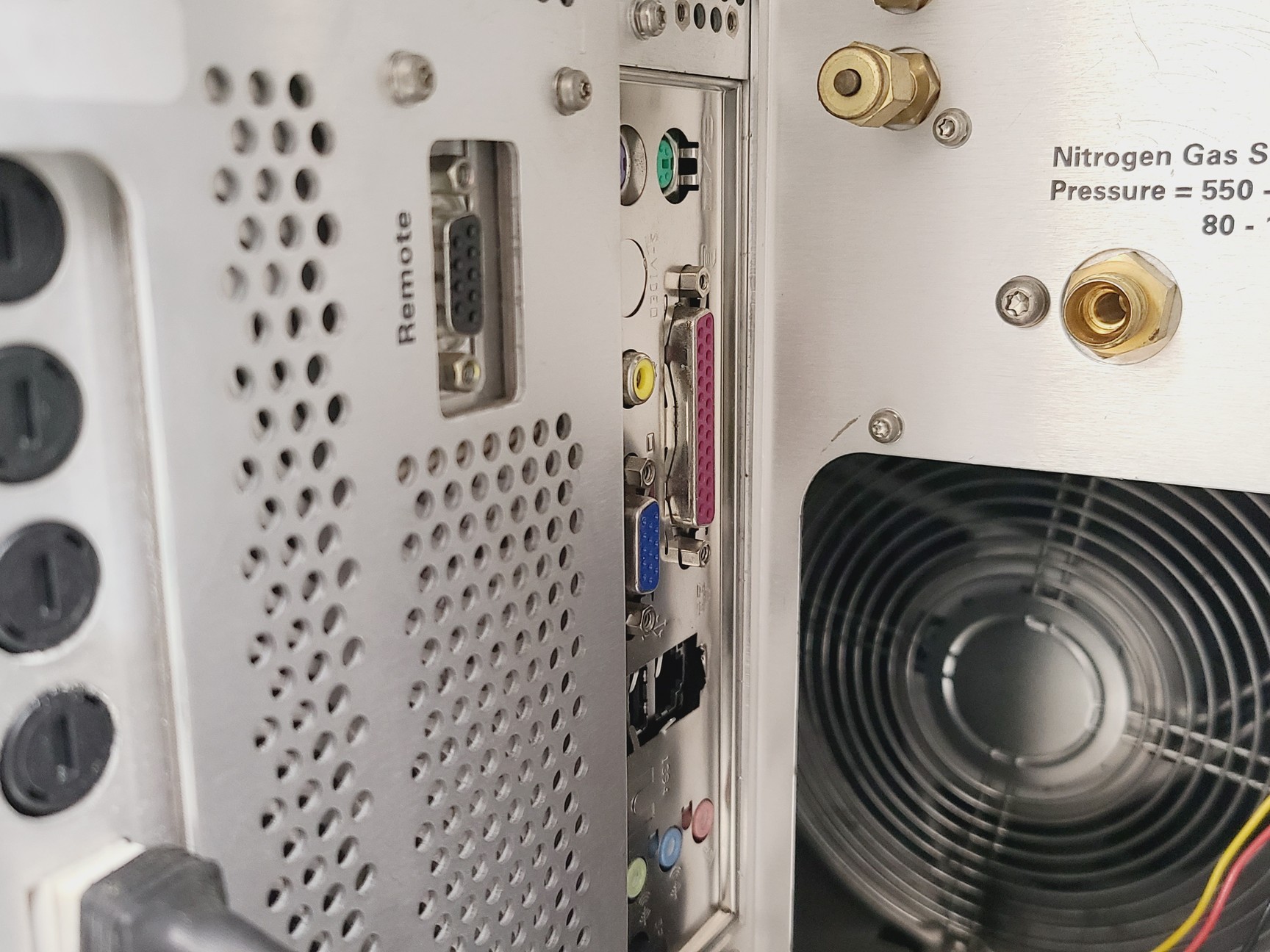 Image of Agilent Technologies 6520 Accurate Mass-Q-ToF Mass Spectrometer w/ Vacuum Pump