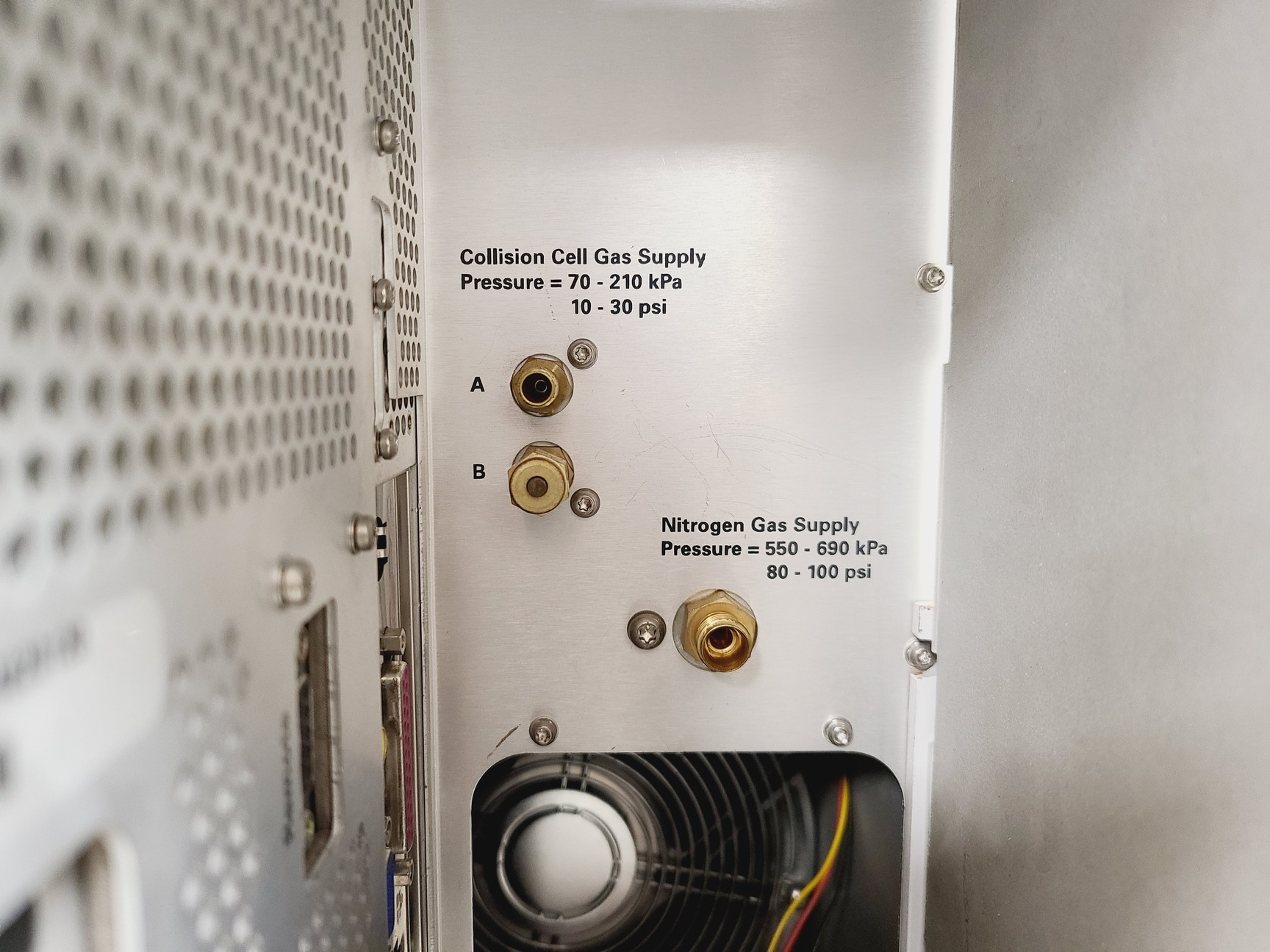 Image of Agilent Technologies 6520 Accurate Mass-Q-ToF Mass Spectrometer w/ Vacuum Pump