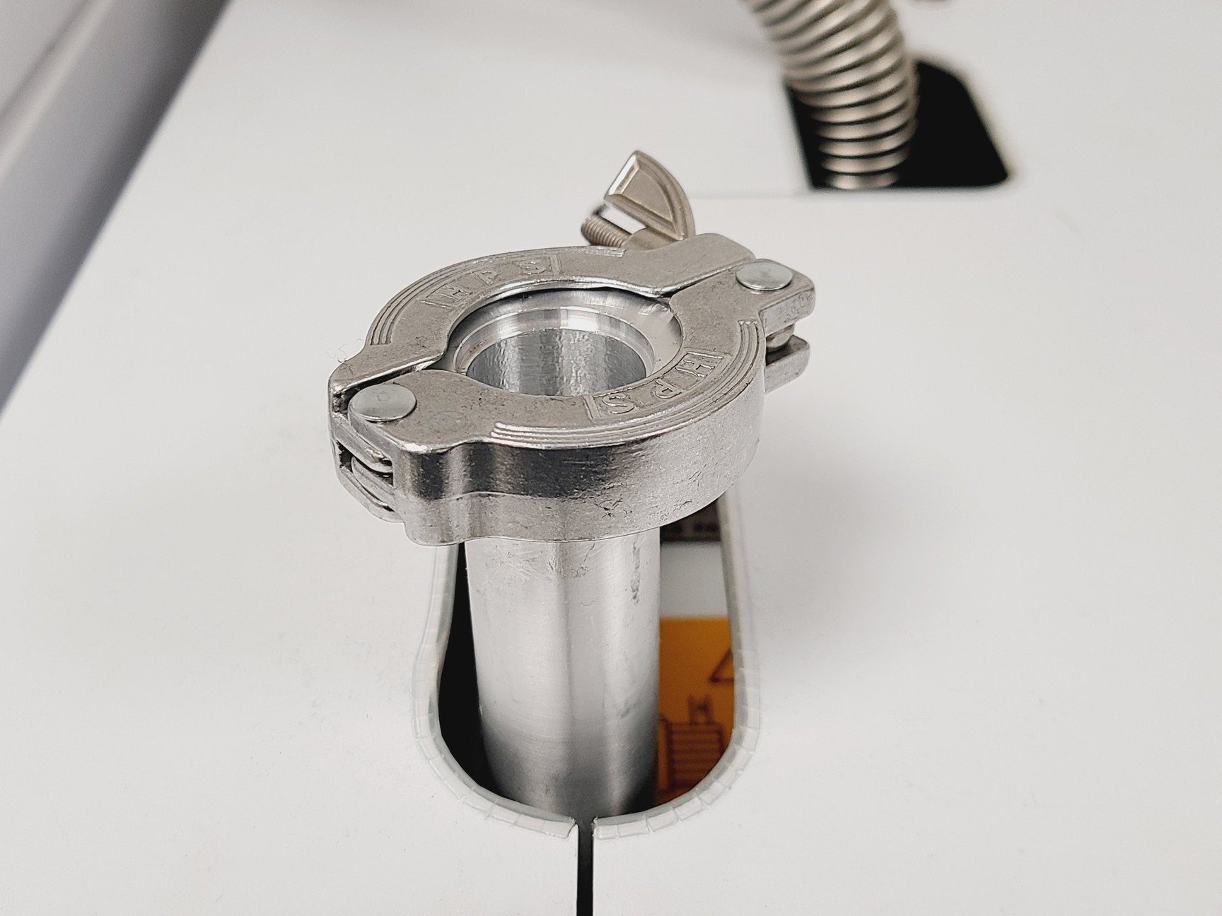 Image of Agilent Technologies 6520 Accurate Mass-Q-ToF Mass Spectrometer w/ Vacuum Pump