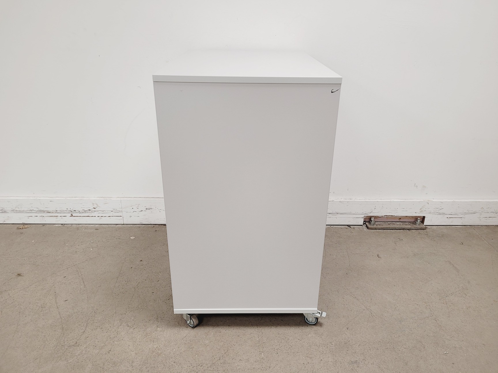 Image of Job Lot of 8 x Under-Bench Storage Units/Cupboards/Drawers