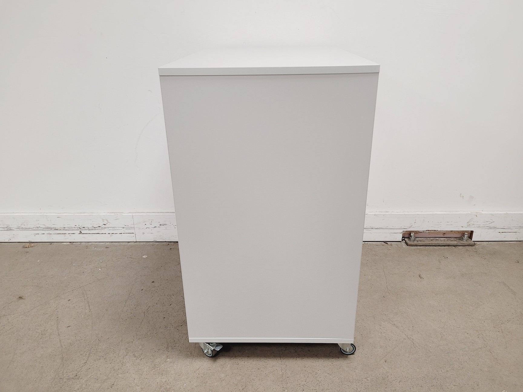 Image of Job Lot of 8 x Under-Bench Storage Units/Cupboards/Drawers