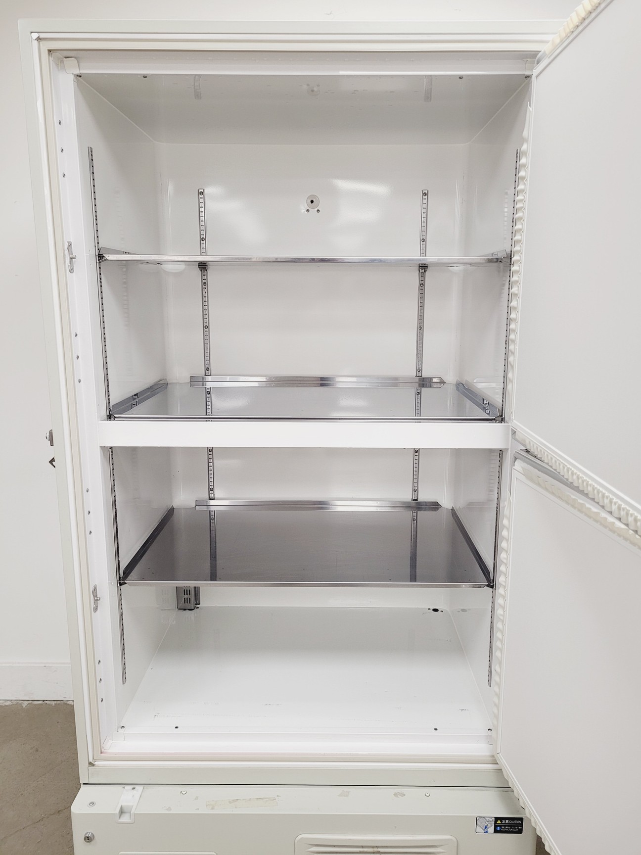 Image of Sanyo VIP Series MDF-U74V ULT -86 Ultra Low Temperature Freezer 2-Pin Lab