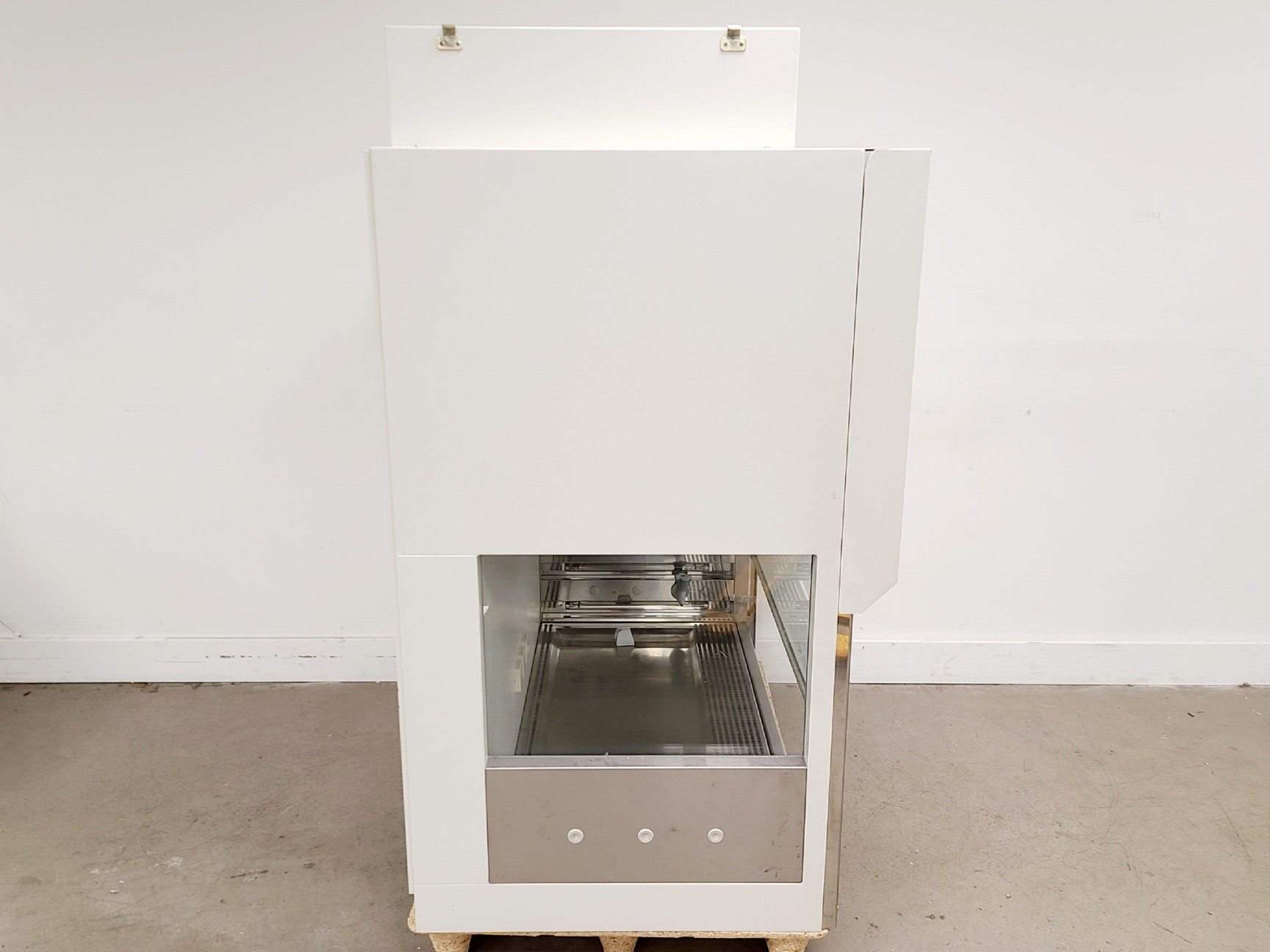 Image of Kendro HERA Safe HS 12 Recirculating Class II Biological Safety Cabinet w/ Stand