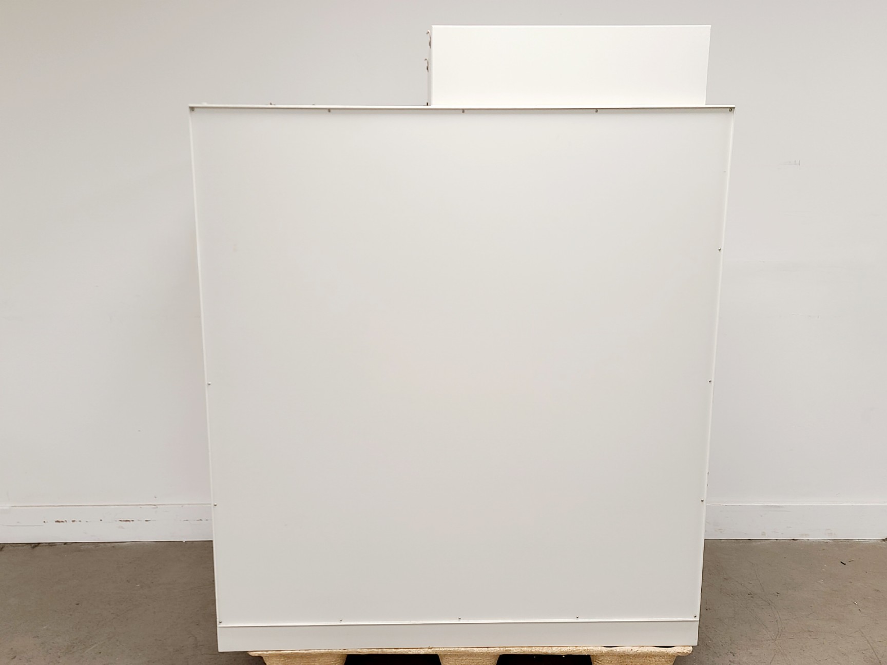 Image of Kendro HERA Safe HS 12 Recirculating Class II Biological Safety Cabinet w/ Stand