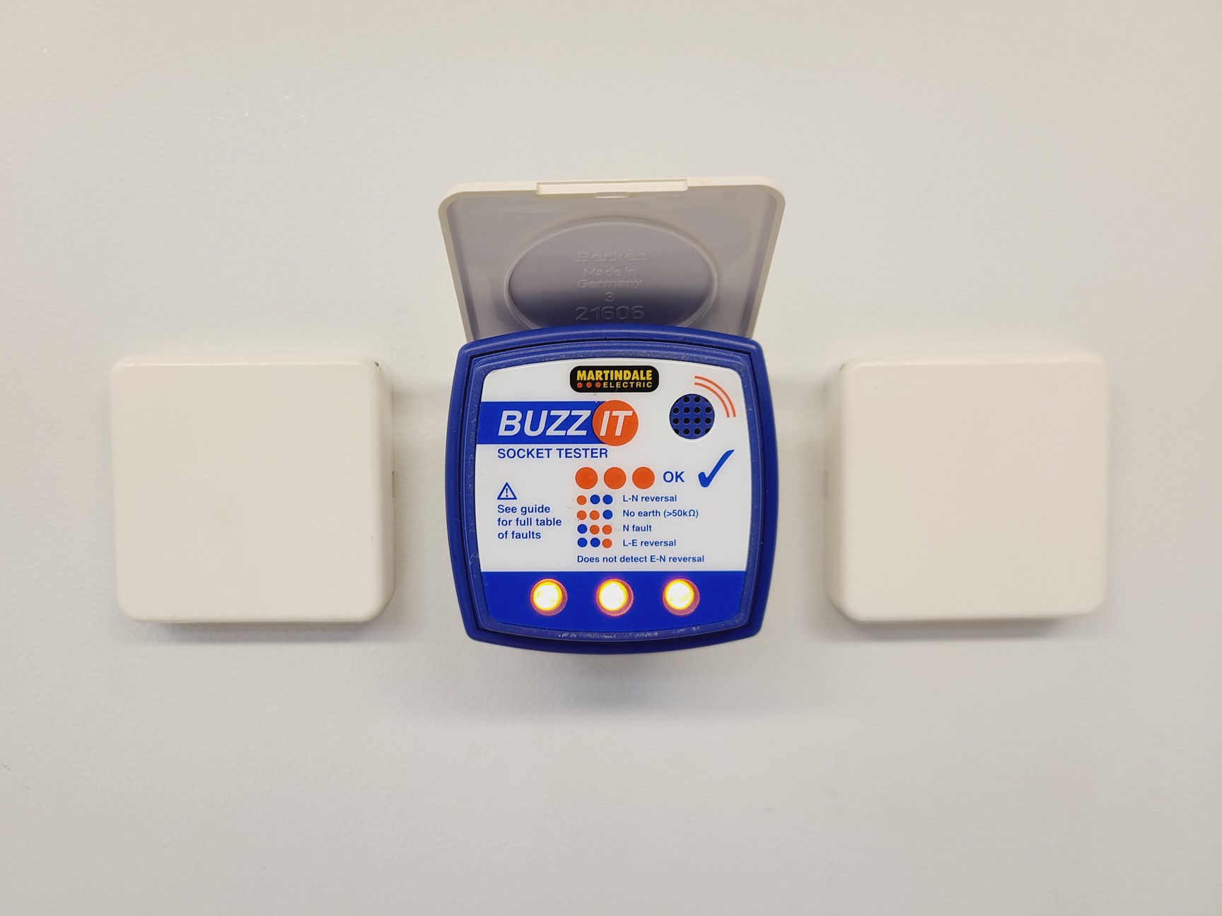 Image of Kendro HERA Safe HS 12 Recirculating Class II Biological Safety Cabinet w/ Stand