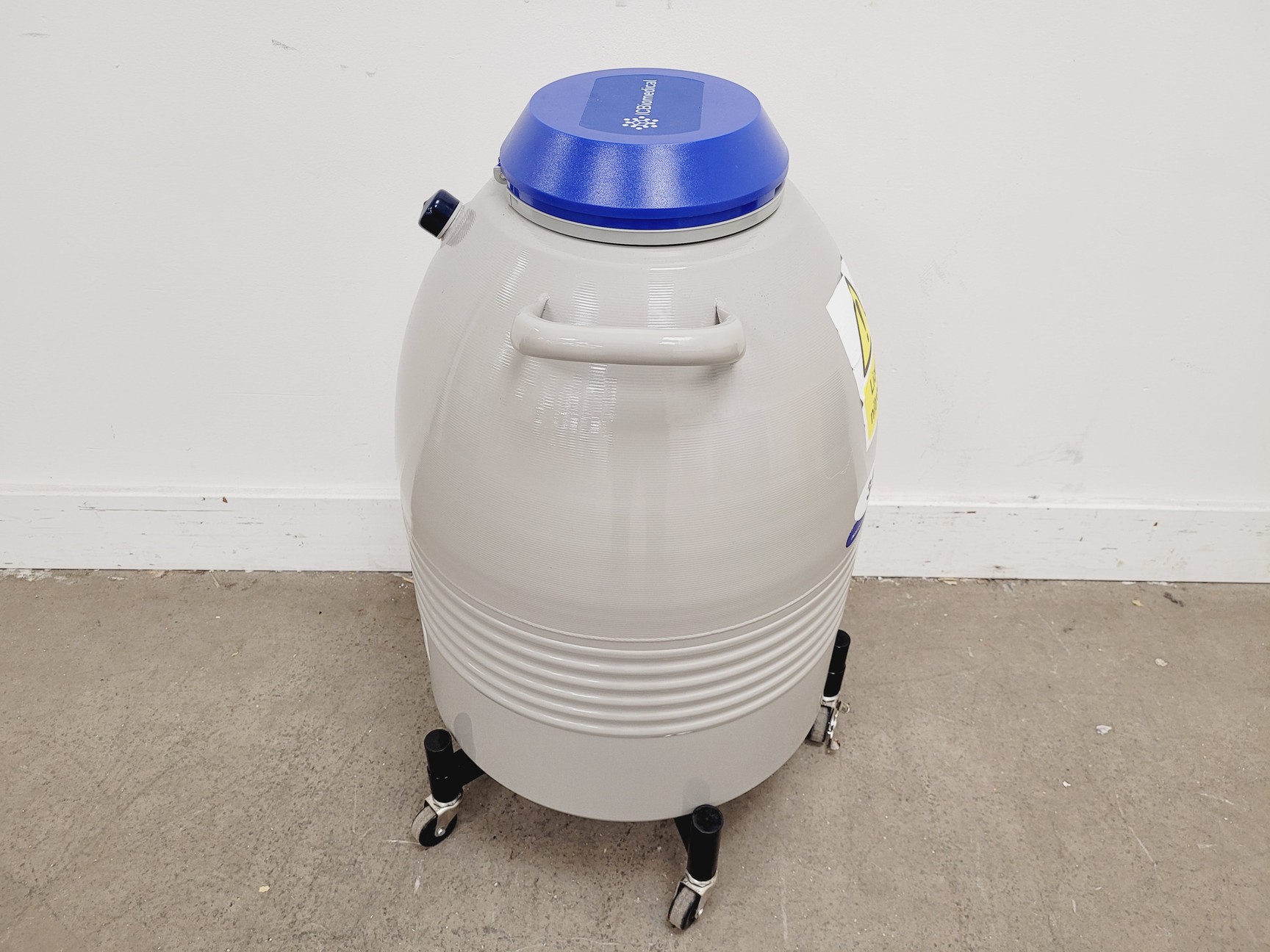 Image of ICBiomedial 35 HC Liquid Nitrogen Dewar 46x50x66 cm