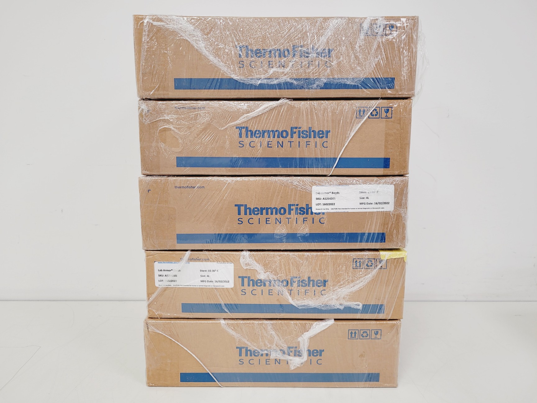 Image of VWR 26L Water/Bead Bath 26L CAT NO. 462-0559 w/ Thermo Fisher Lab Armour Beads