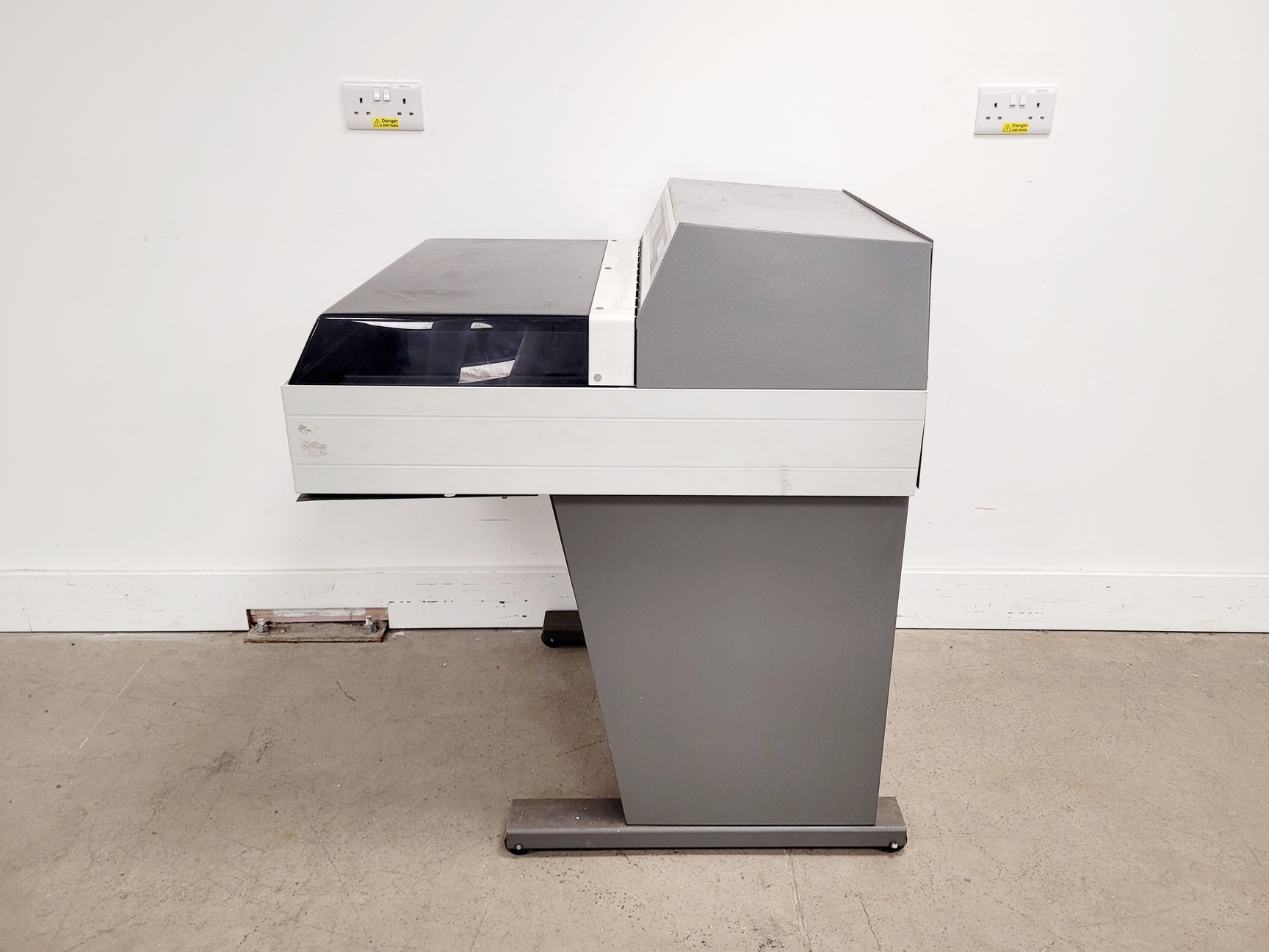 Image of LKB Wallac 1282 Compugamma CS Universal Gamma Counter