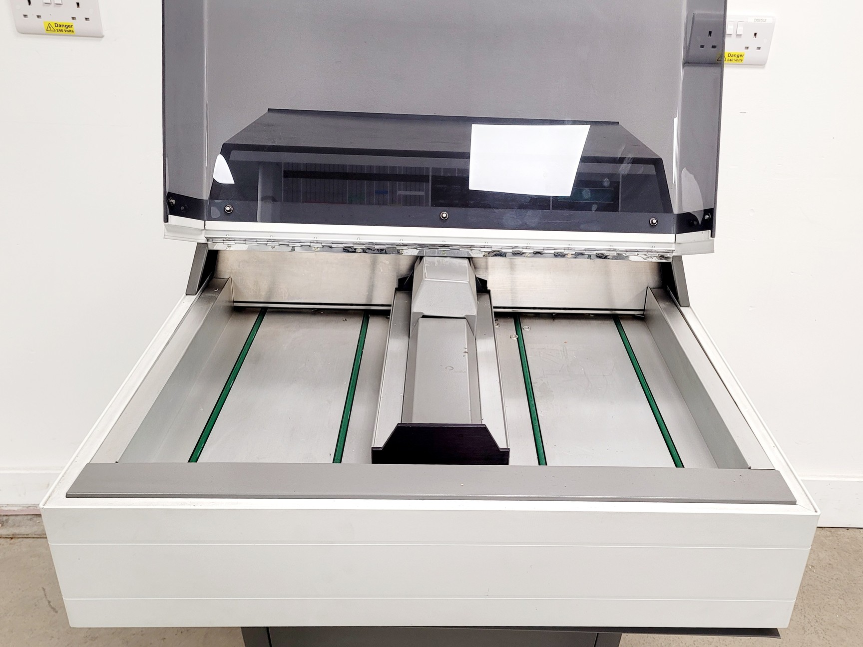 Gamma Counter Rack LKB Wallac 1282 Compugamma CS Universal Gamma Counter