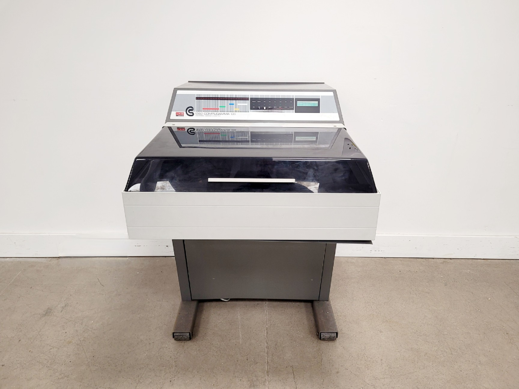 Image of LKB Wallac 1282 Compugamma CS Universal Gamma Counter