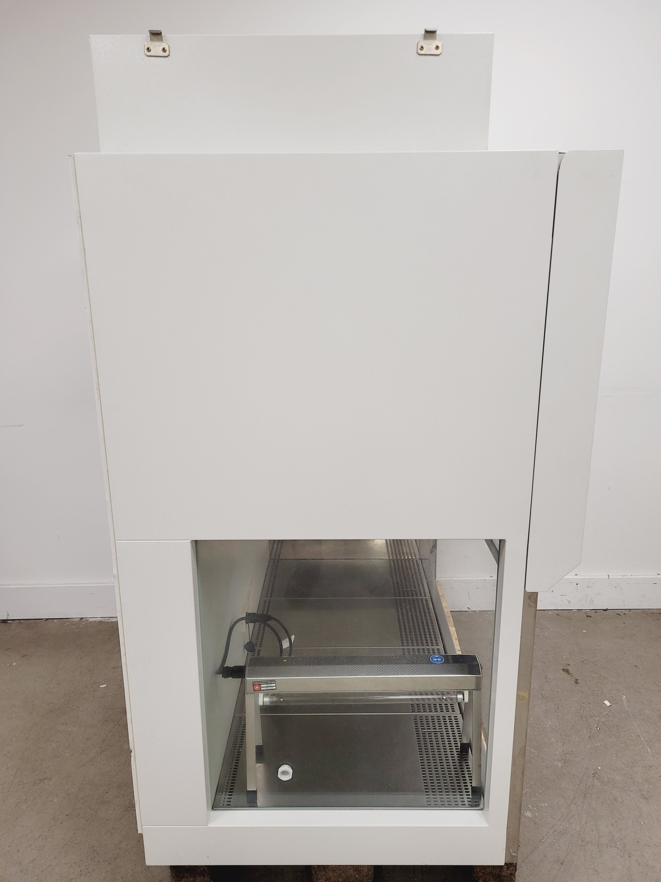 Image of Kendro Heraeus HeraSafe HS 12 Class 2 Biological Safety Cabinet