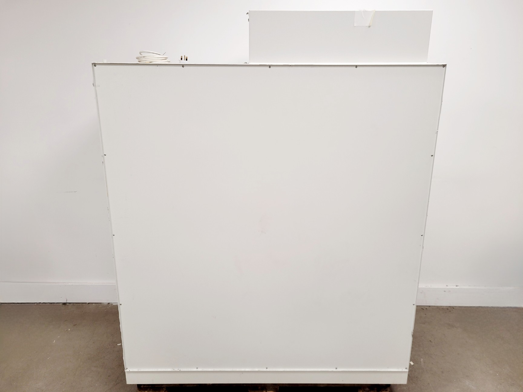 Image of Kendro Heraeus HeraSafe HS 12 Class 2 Biological Safety Cabinet