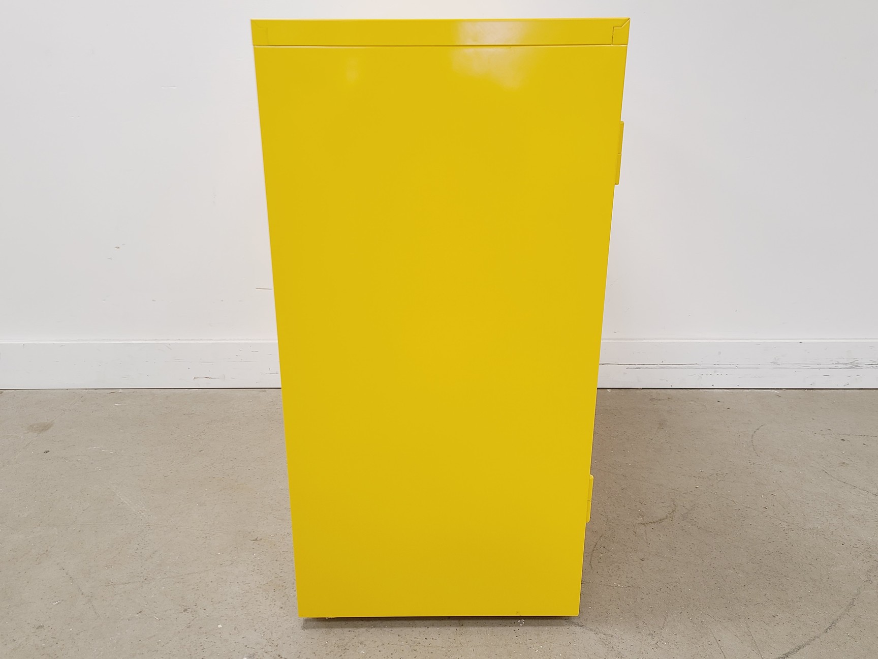 Image of Manutan Flammable COSHH Storage Cabinet 92 x 50 x 90cm