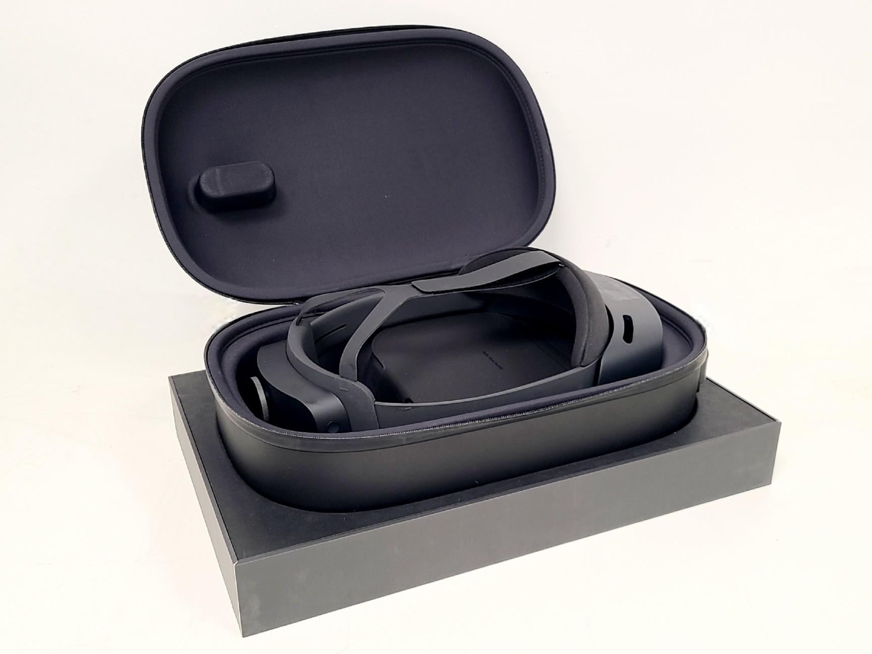 Image of Microsoft Hololens 2 Mixed Virtual Reality Headset VR