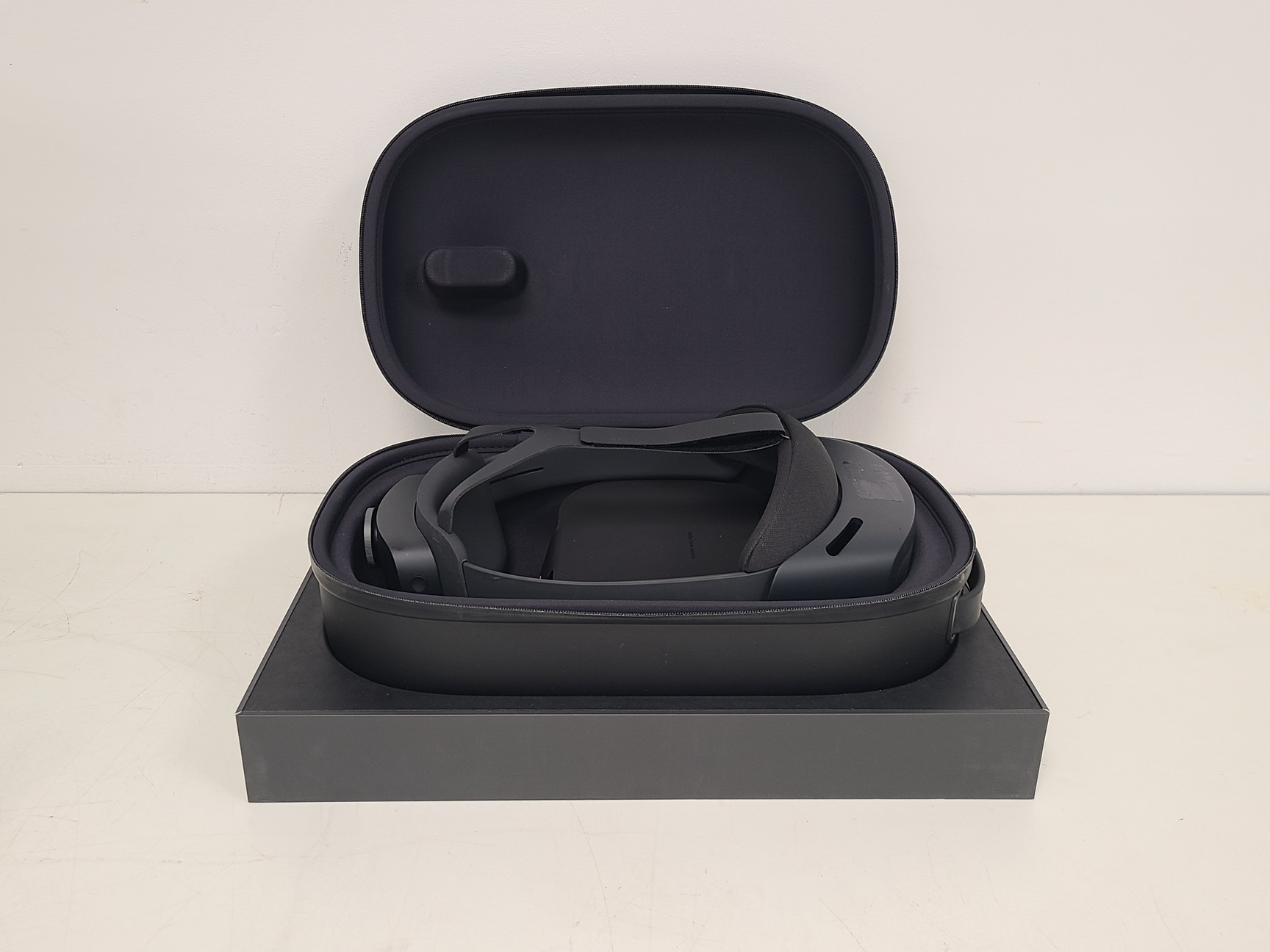 Image of Microsoft Hololens 2 Mixed Virtual Reality Headset VR