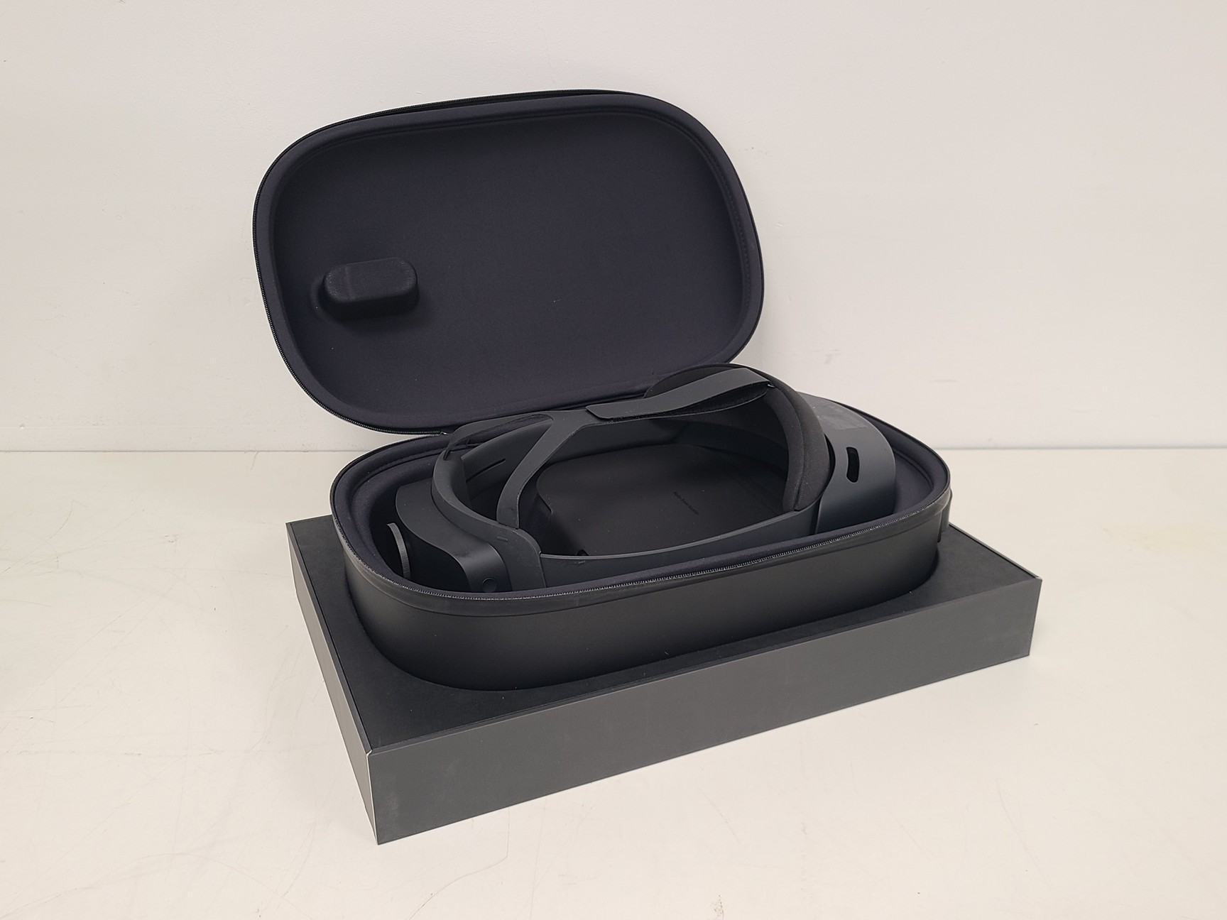 Image of Microsoft Hololens 2 Mixed Virtual Reality Headset VR
