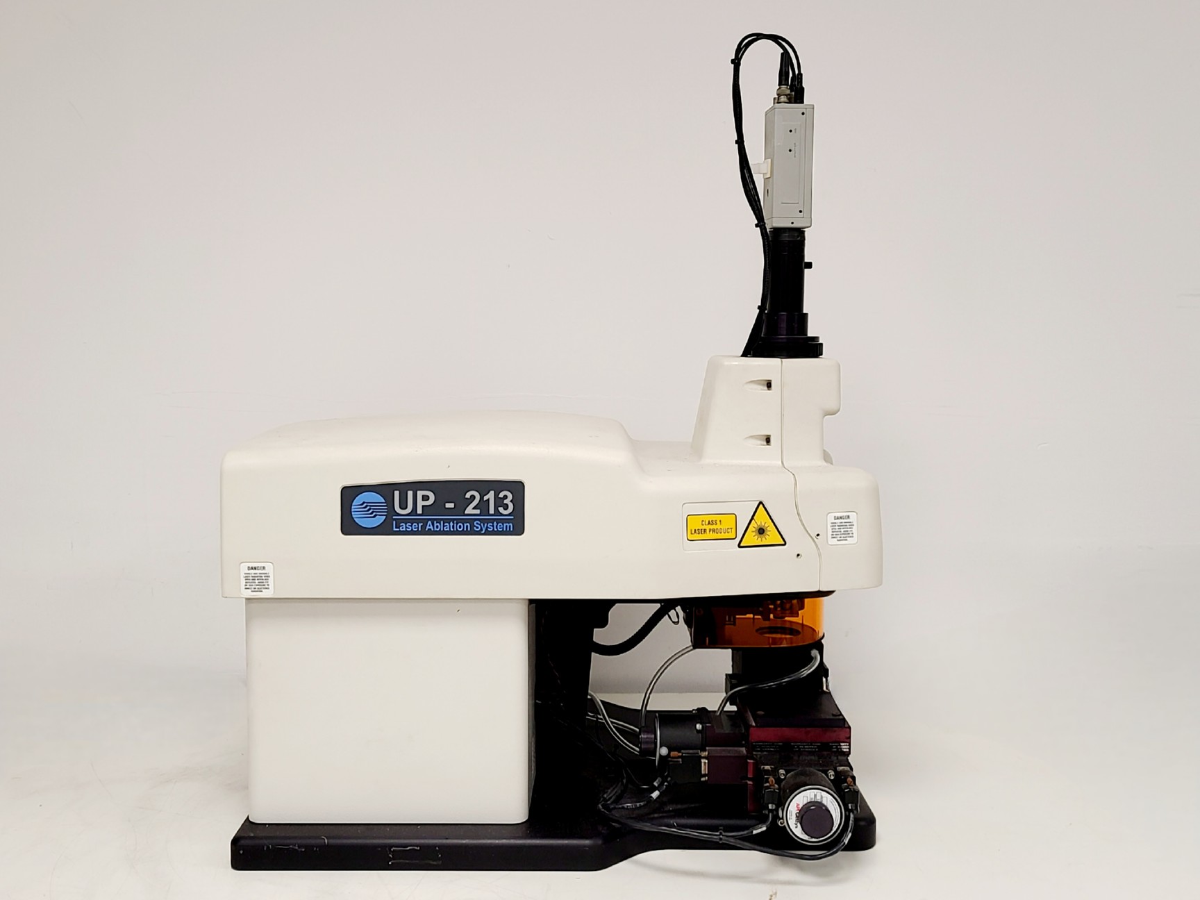 Image of New Wave Research Model UP-213 with Tempest 20Hz Laser Ablation System Lab