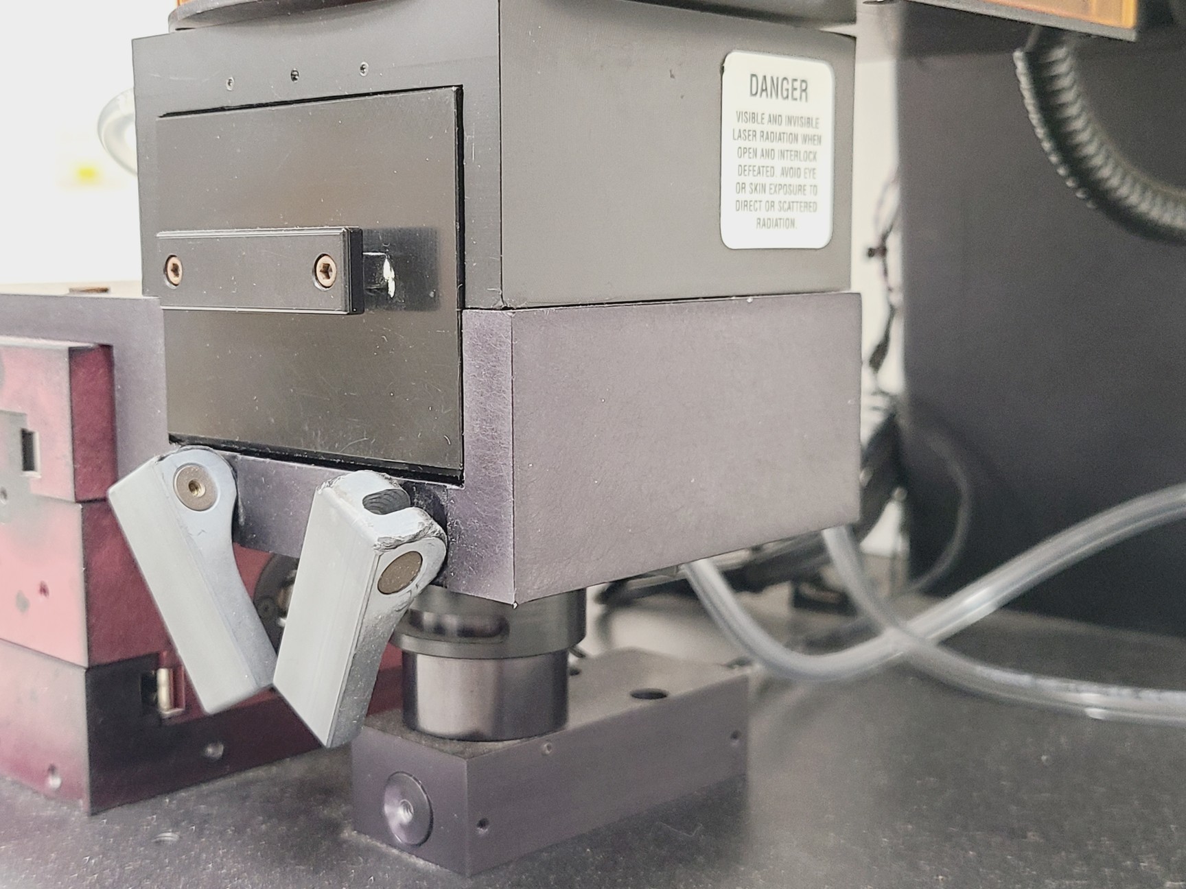 Image of New Wave Research Model UP-213 with Tempest 20Hz Laser Ablation System Lab