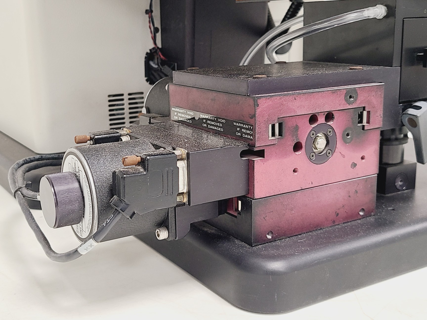 Image of New Wave Research Model UP-213 with Tempest 20Hz Laser Ablation System Lab