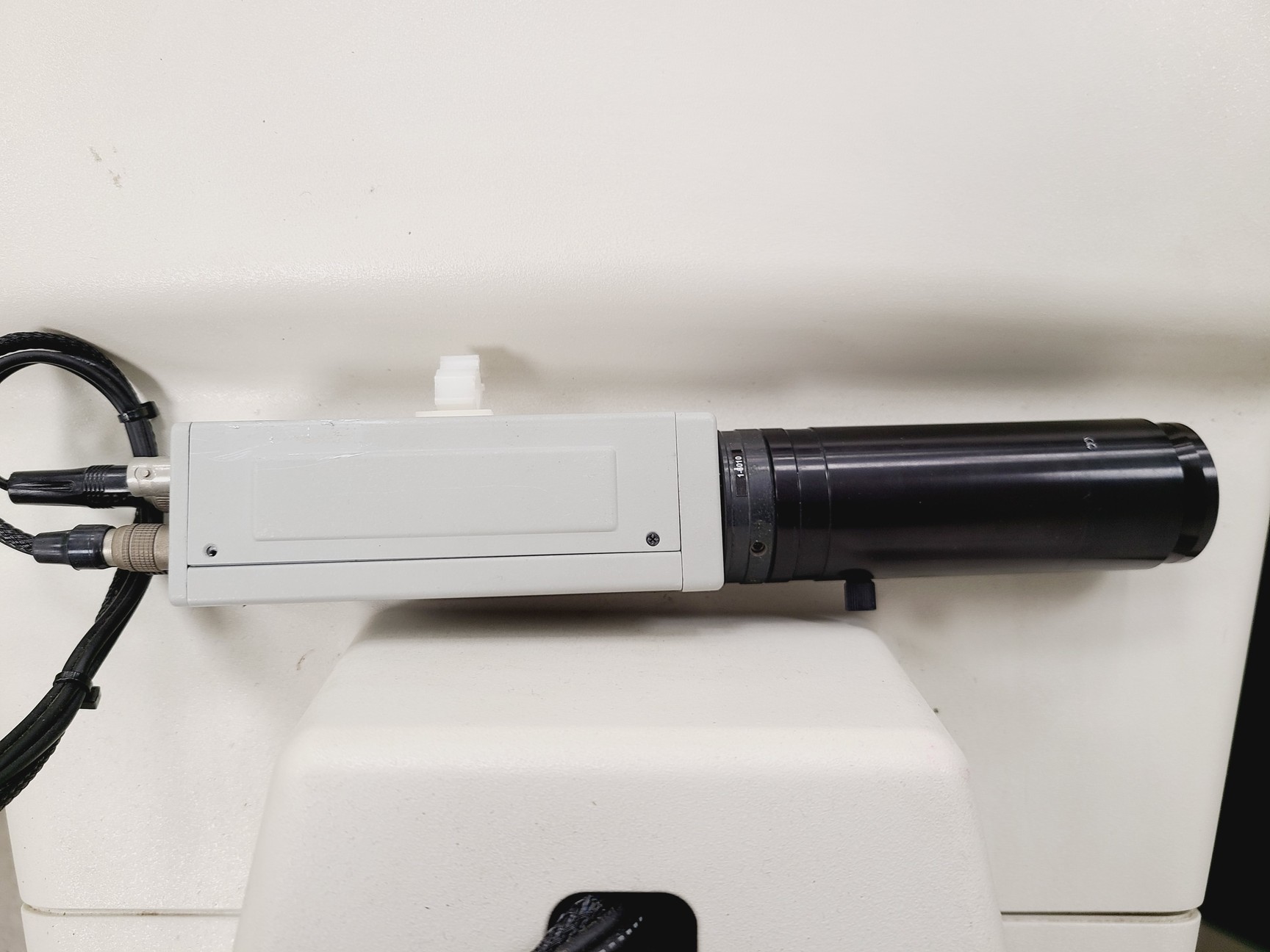 Image of New Wave Research Model UP-213 with Tempest 20Hz Laser Ablation System Lab