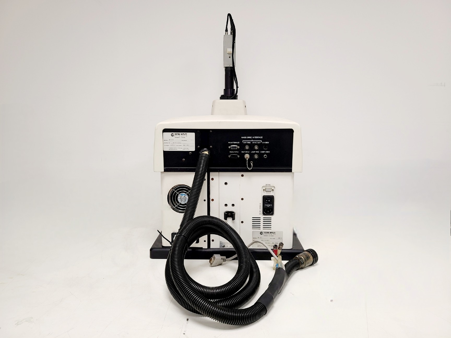 Image of New Wave Research Model UP-213 with Tempest 20Hz Laser Ablation System Lab