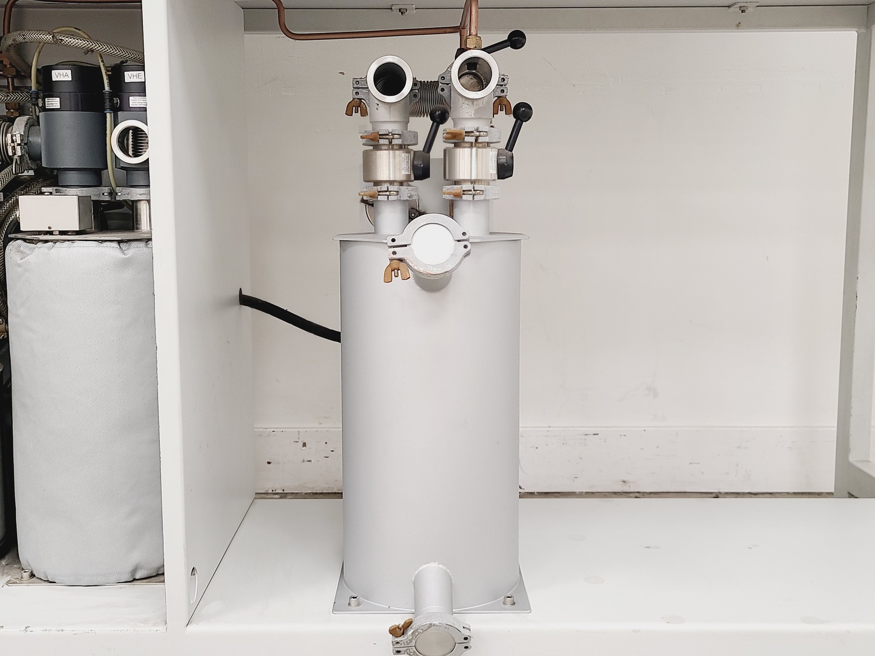 Image of MBraun LabMaster 130 Glove Box Lx95 Wx255 Hx192 Spares/Repair Lab