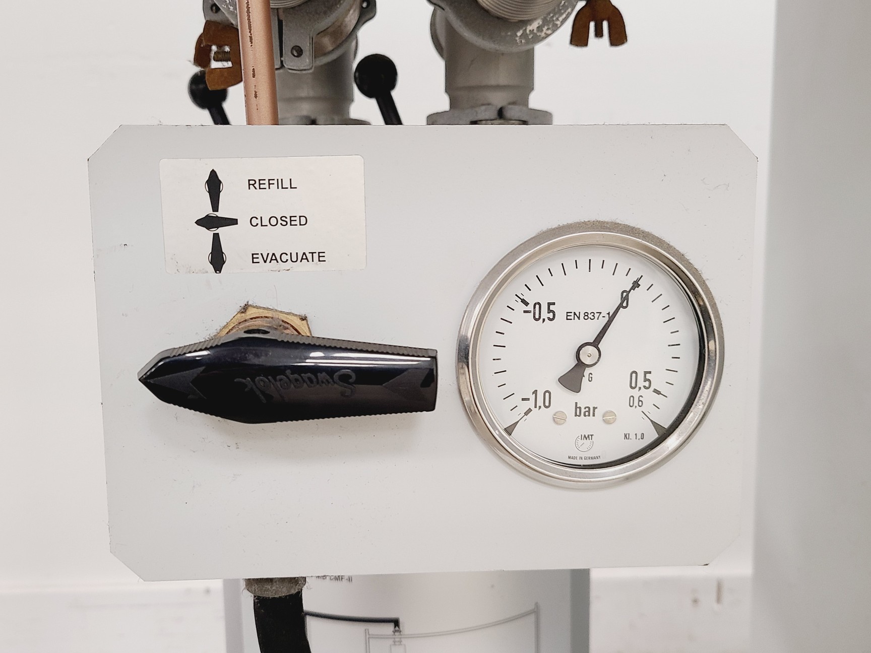 Image of MBraun LabMaster 130 Glove Box Lx95 Wx255 Hx192 Spares/Repair Lab