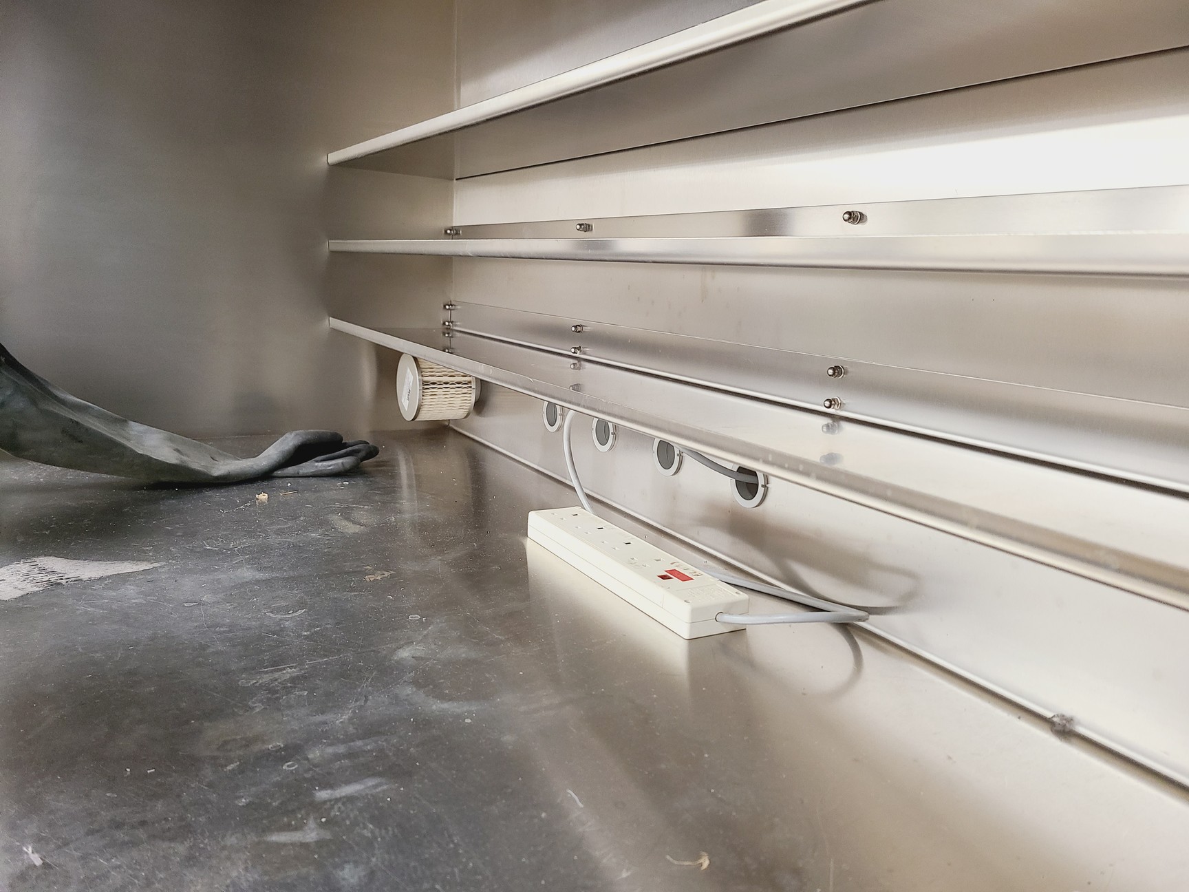 Image of MBraun LabMaster 130 Glove Box Lx95 Wx255 Hx192 Spares/Repair Lab