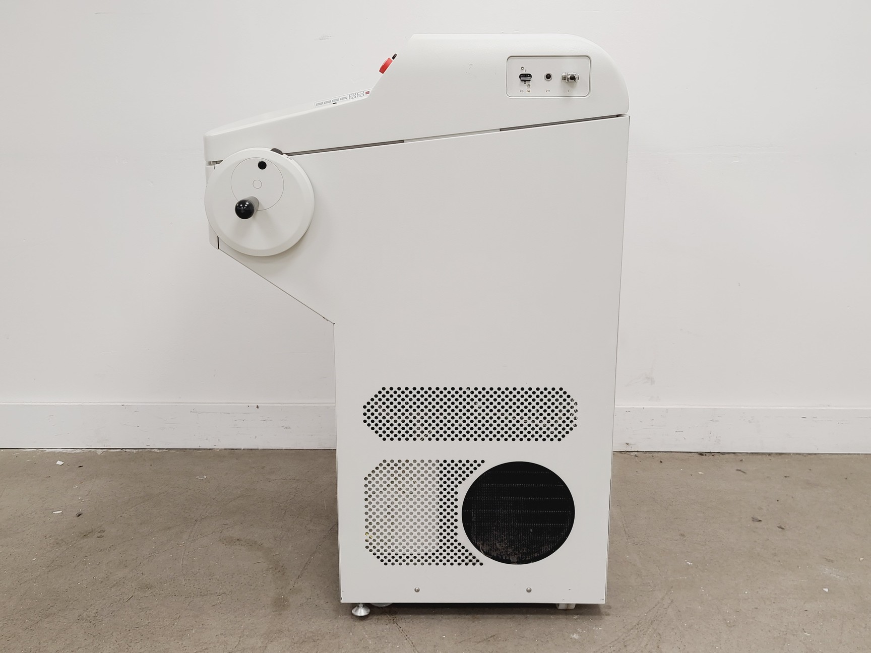 Image of Leica CM 1950 Microtome Cryostat Lab