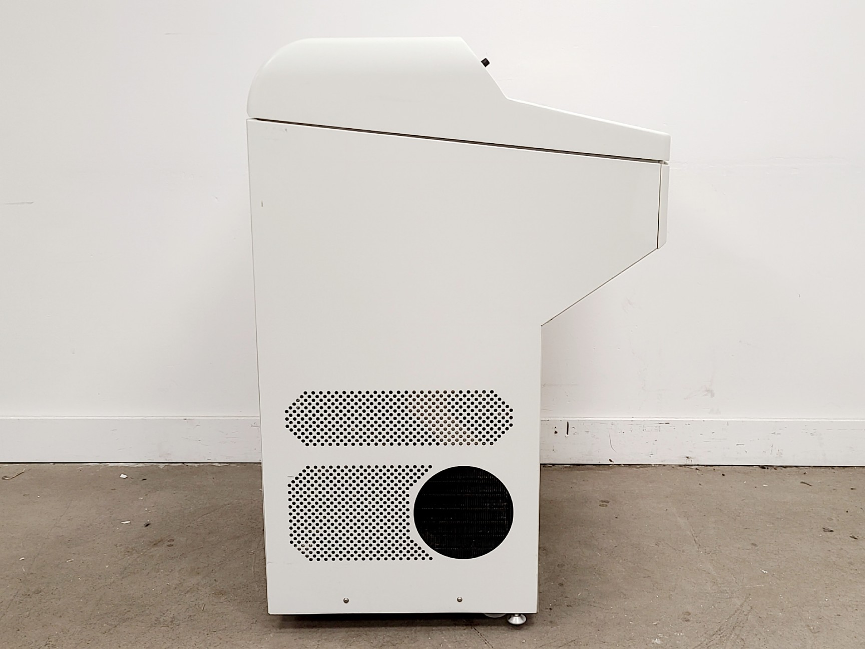 Image of Leica CM 1950 Microtome Cryostat Lab