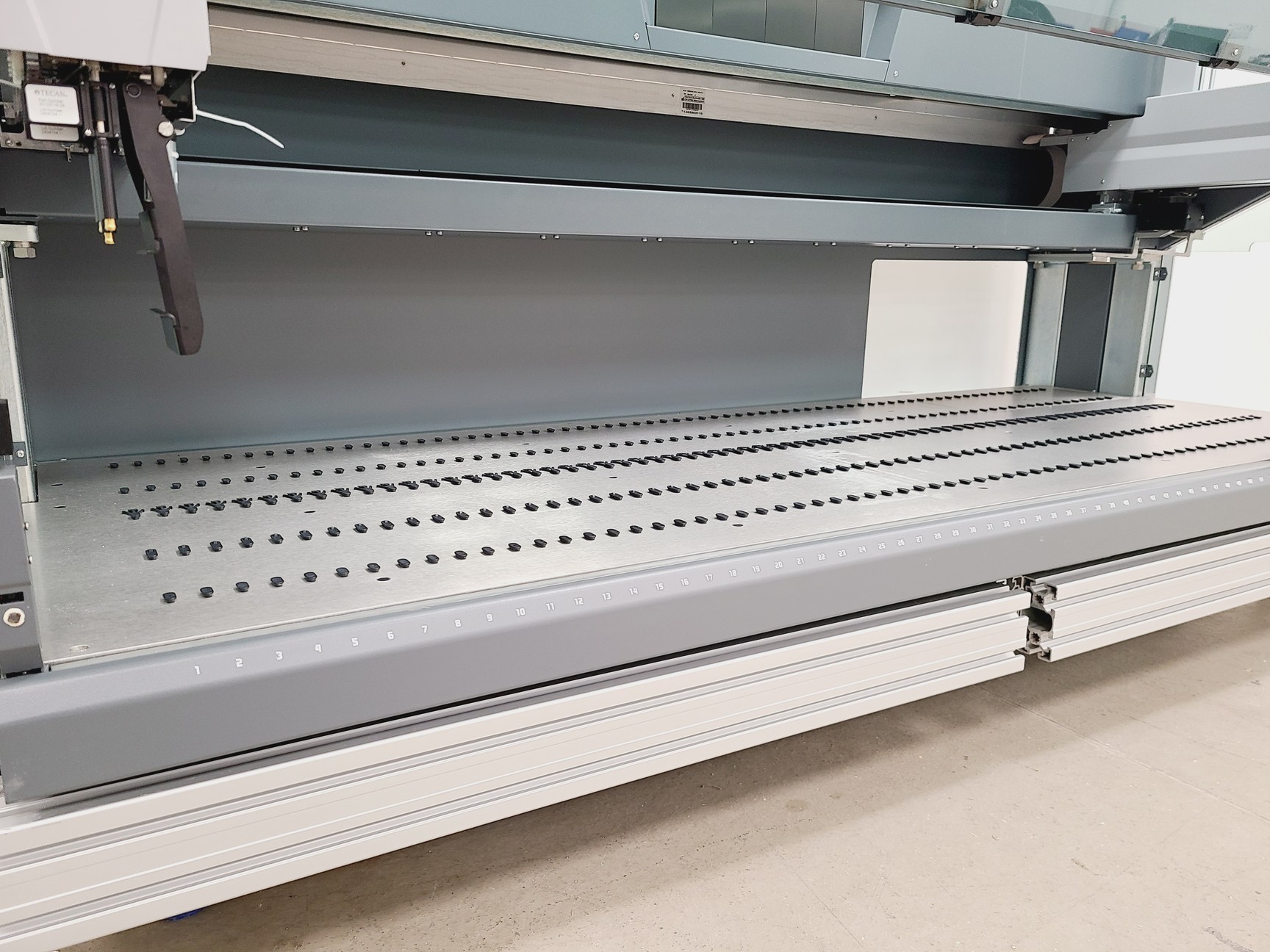 Image of Tecan Freedom EVO-2 200 w/ Infinite 200, Chameleon XT, SPAN-8 Lab