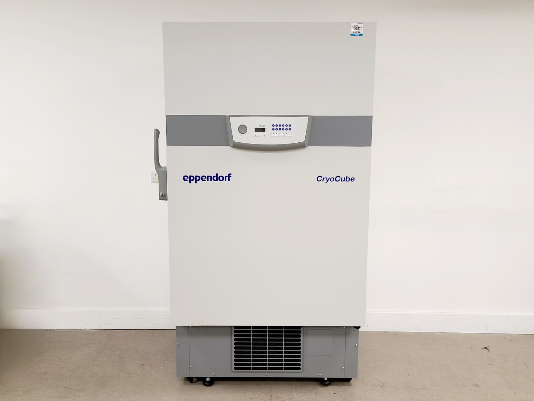 Image of Eppendorf CryoCube F570n with Premium Version CO2 Backup Lab