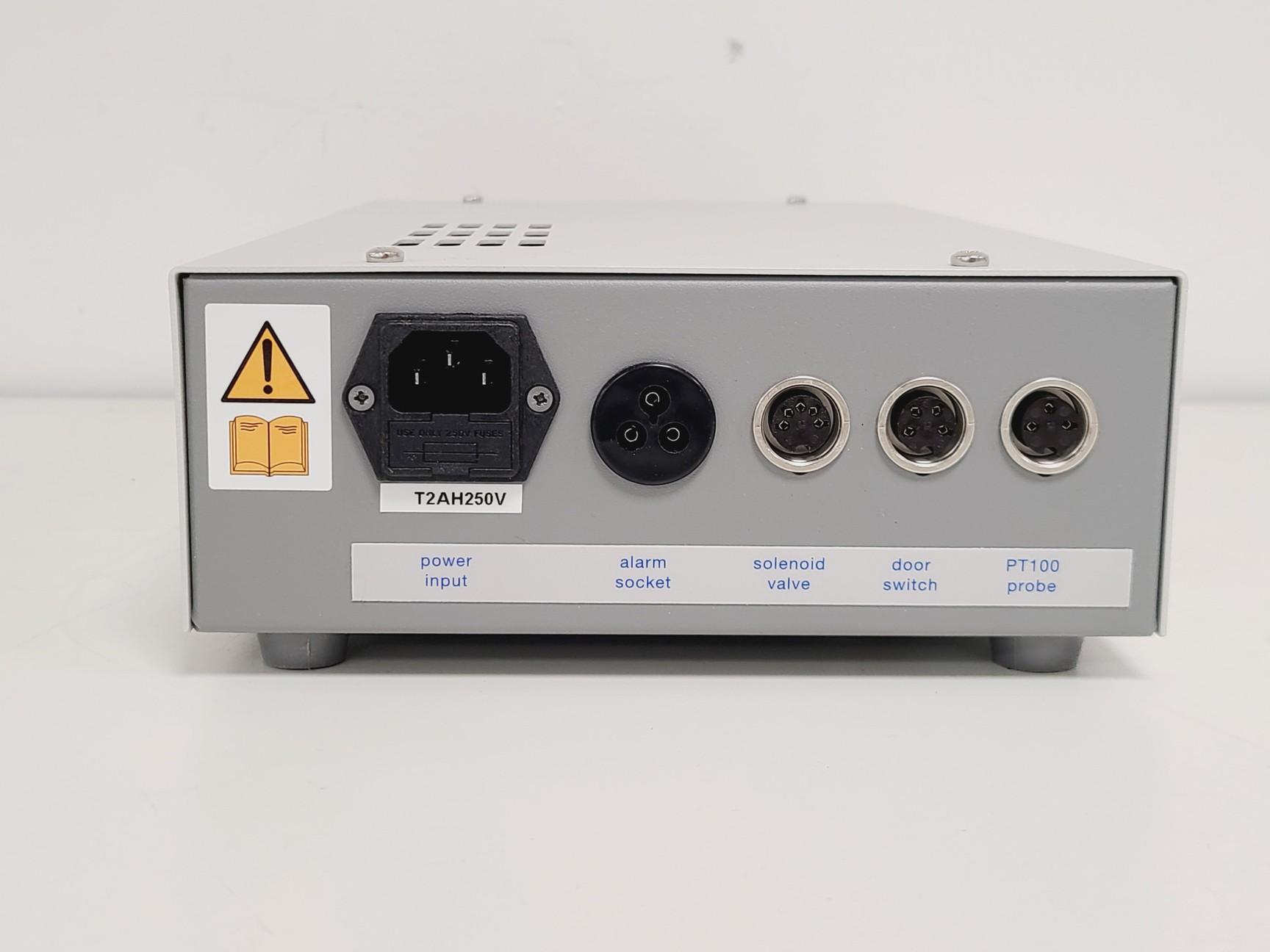 Image of Eppendorf CryoCube F570h with Premium Version CO2 Backup Lab