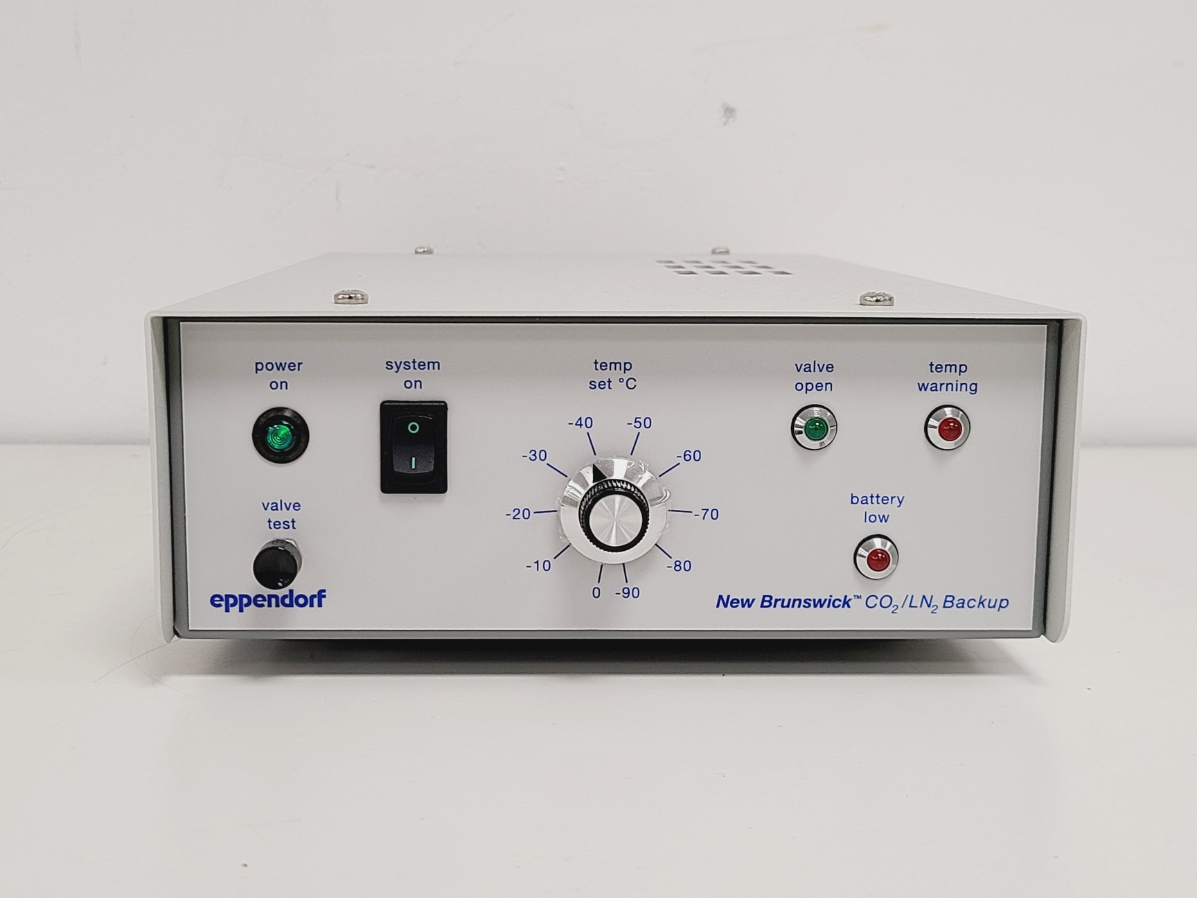 Image of Eppendorf CryoCube F570h with Premium Version CO2 Backup Lab