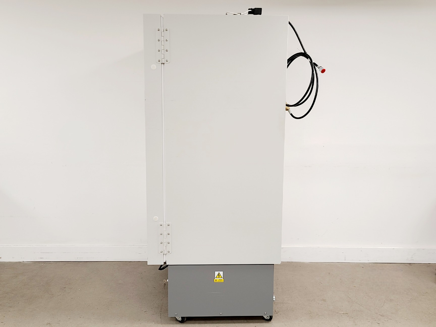 Image of Eppendorf CryoCube F570h with Premium Version CO2 Backup Lab