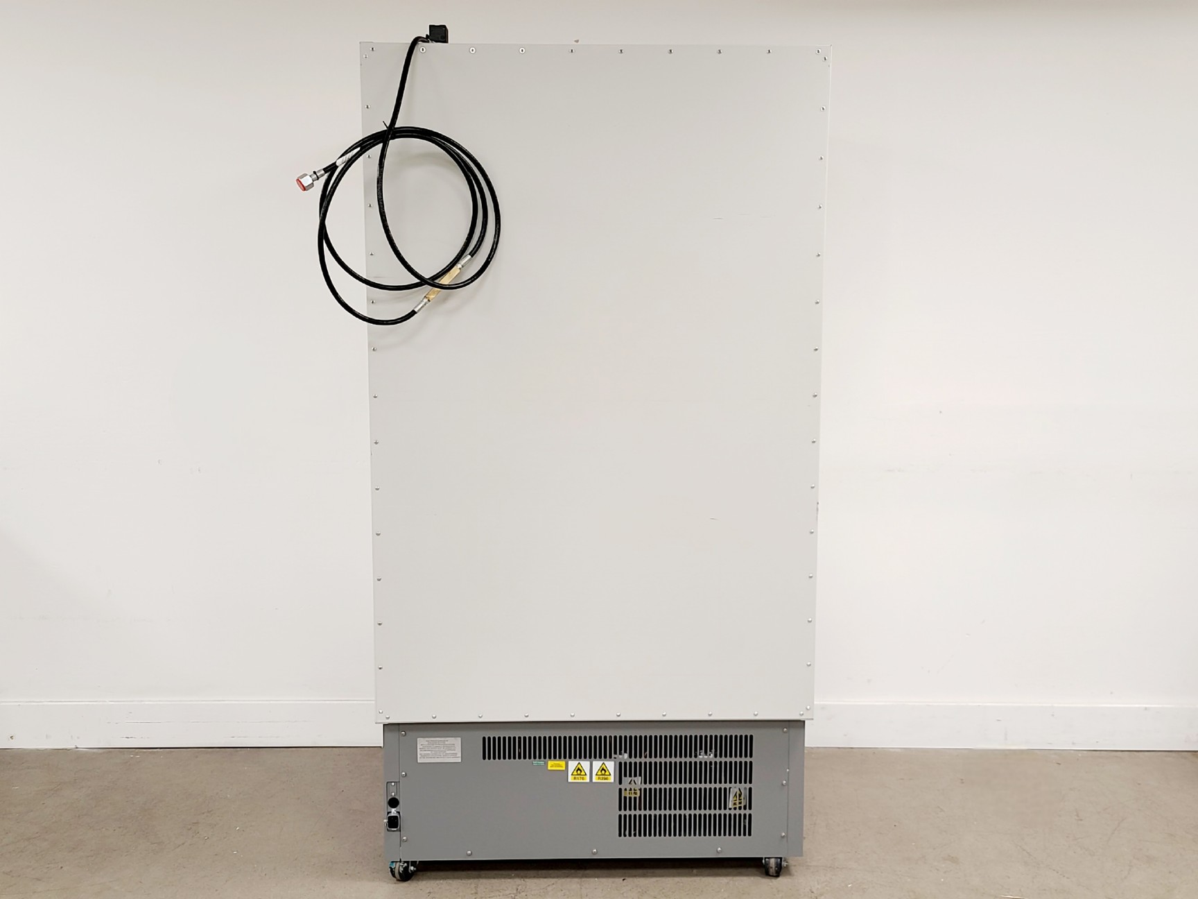 Image of Eppendorf CryoCube F570h with Premium Version CO2 Backup Lab