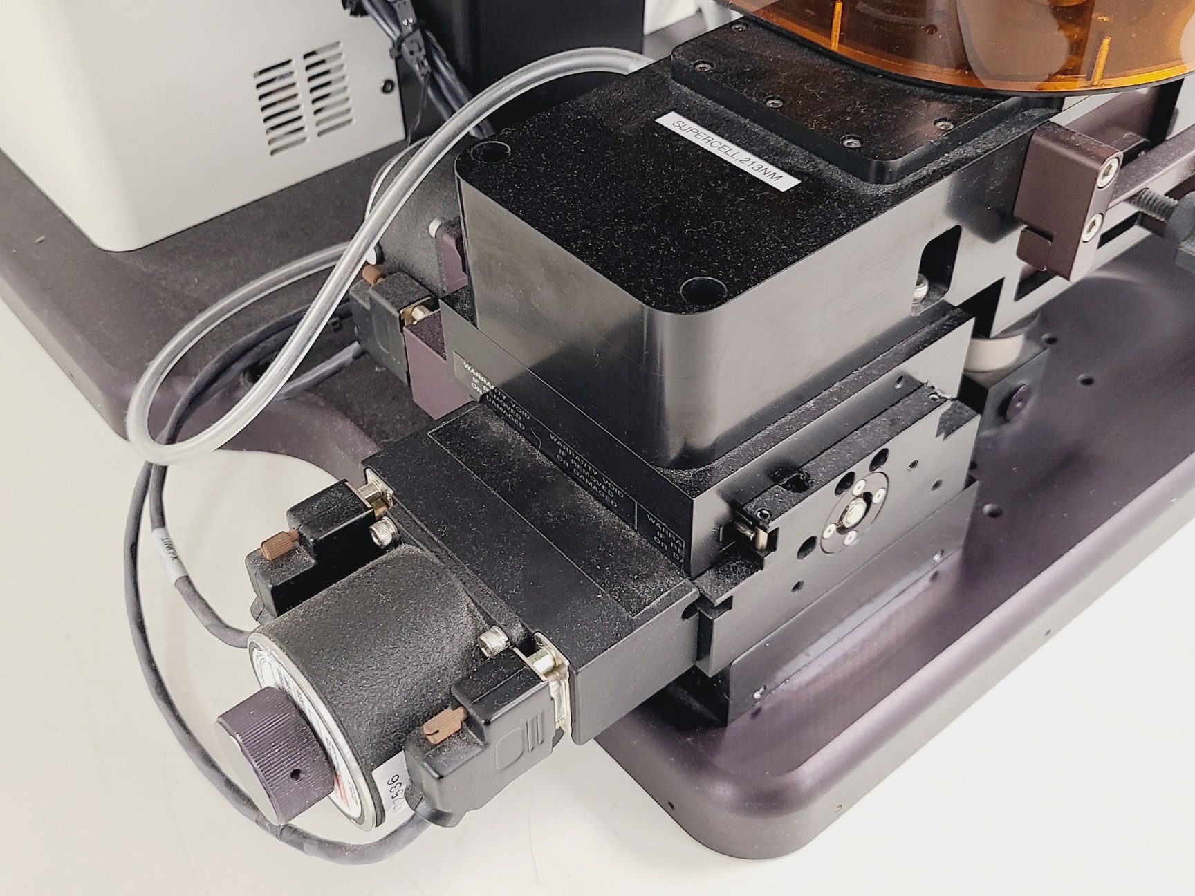 Image of New Wave Research Model UP-213 with Tempest 20Hz Laser Ablation System Lab