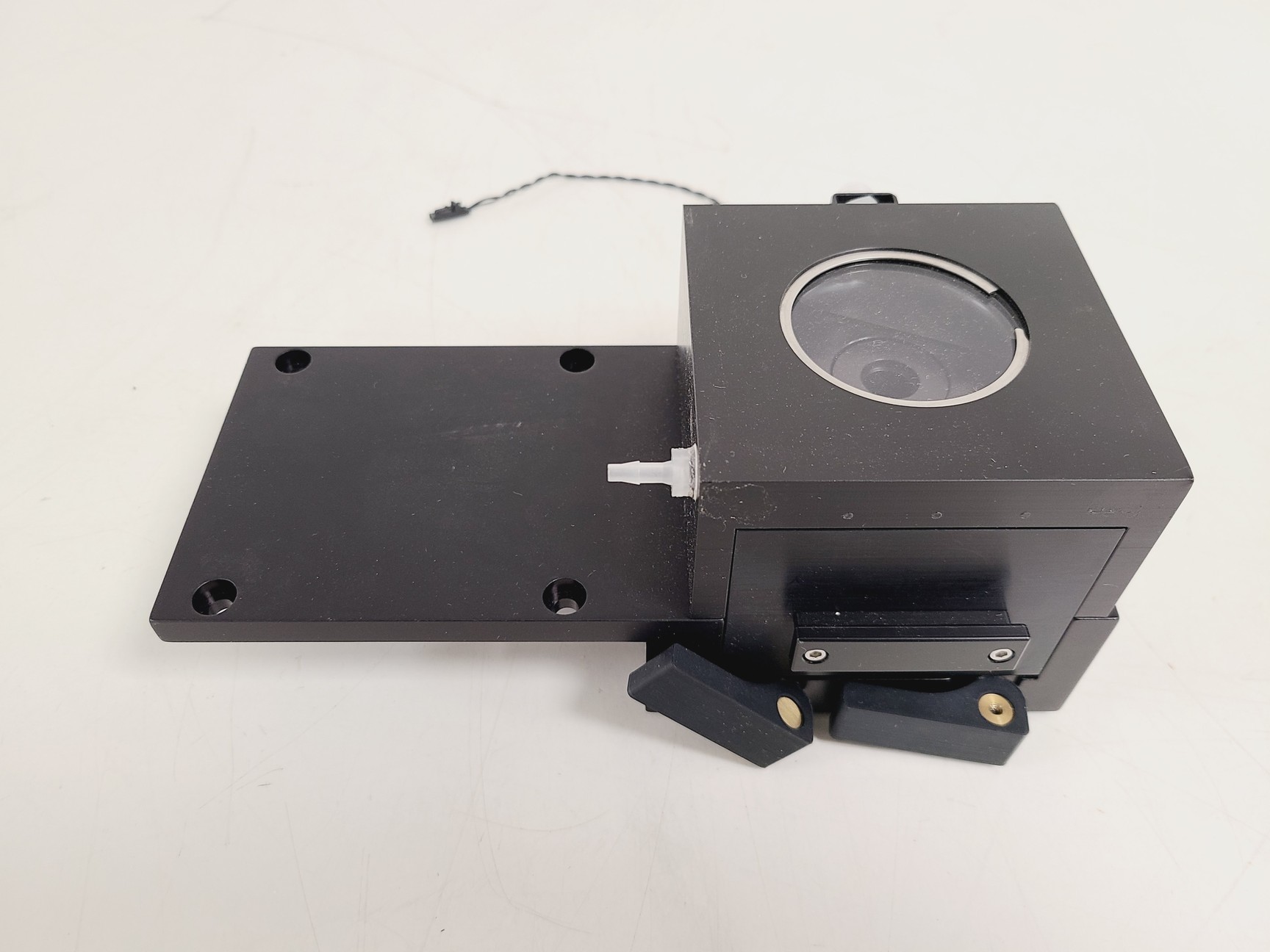Image of New Wave Research Model UP-213 with Tempest 20Hz Laser Ablation System Lab