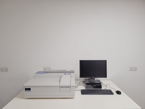 Thumbnail image of Perkin Elmer Lambda 35 UV/VIS Spectrophotometer w/ PC & Software