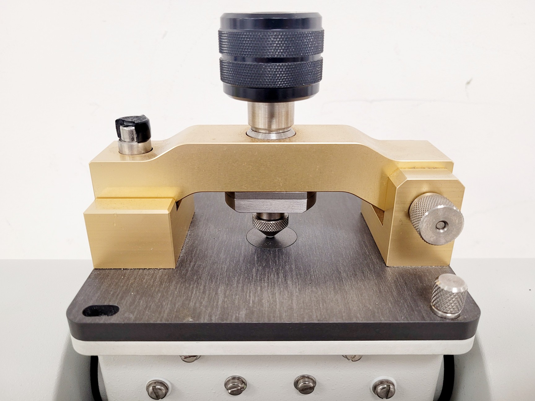 Image of Thermo Scientific Nicolet iS5 FT-IR Spectrometer